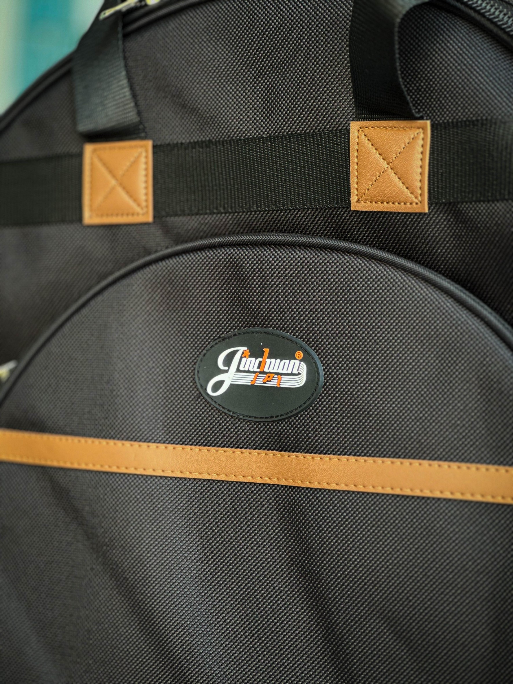 กระเป๋าฉาบ "Jinchuan" บุโฟมฟองน้ำภายในหนา/กันกระแทกอย่างดี,สำหรับใส่ฉาบขนาดไม่เกิน 22 นิ้ว, มีสายสะพายและหูหิ้ว,ซิปเบอร์อย่างดี,พร้อมสายสะพายรองบ่าในเซ็ต