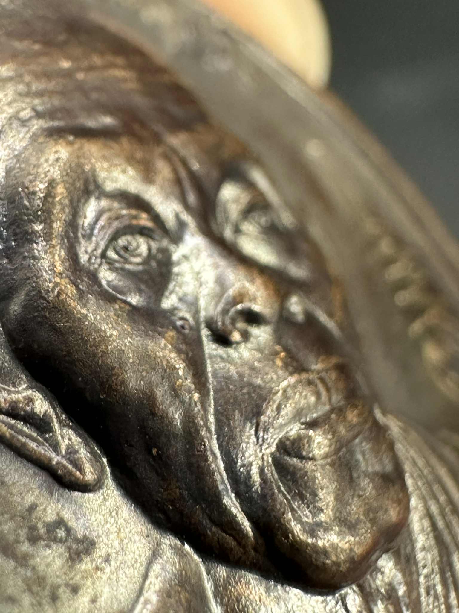 6.เหรียญหลวงพ่อคูณ รุ่นมั่งคงเจริญทวีคูณ ปี2537