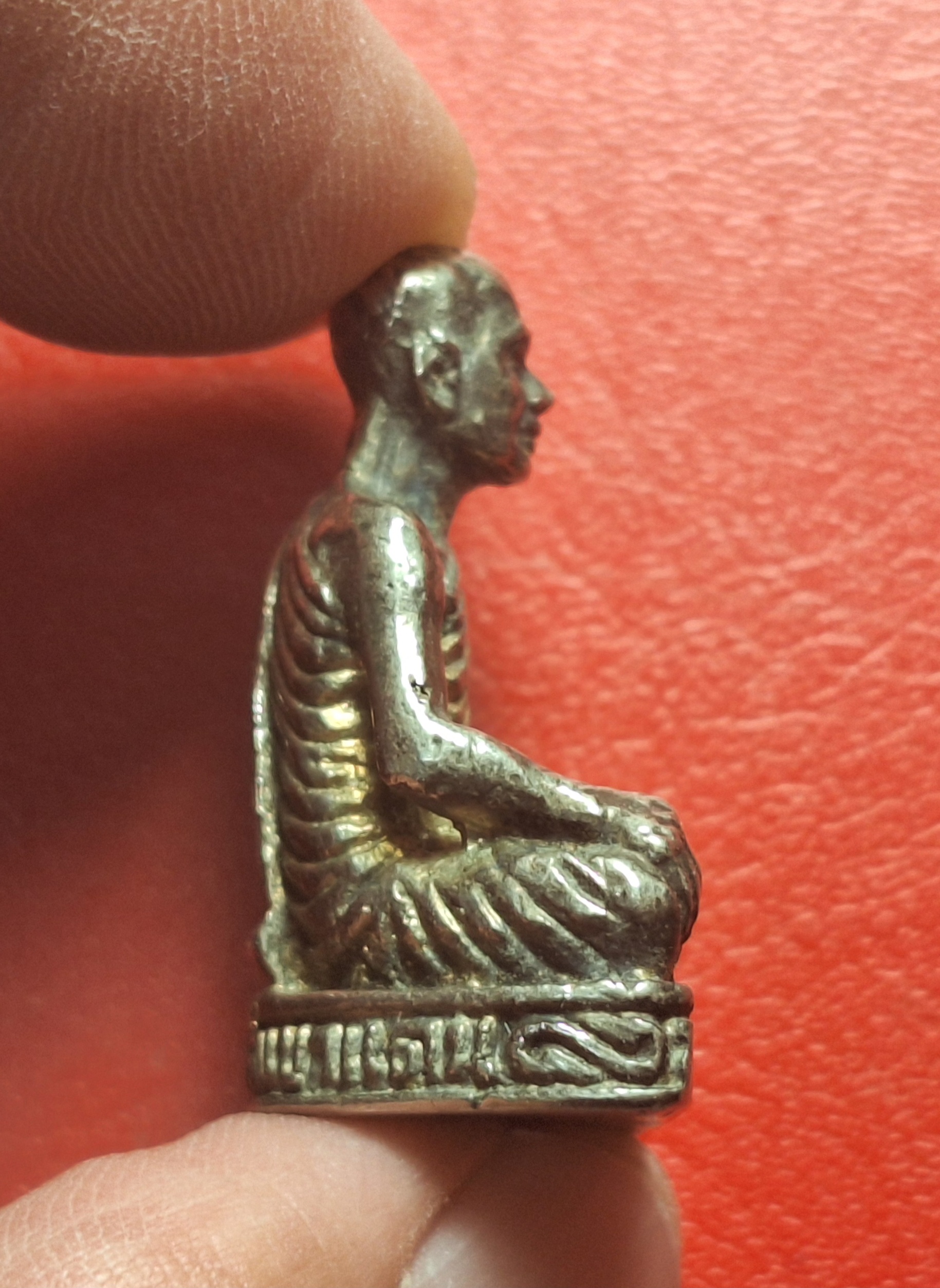 พระอธิการบัว วัดเขาแดน รูปหล่อ เนื้อเงิน(องค์ที่1)