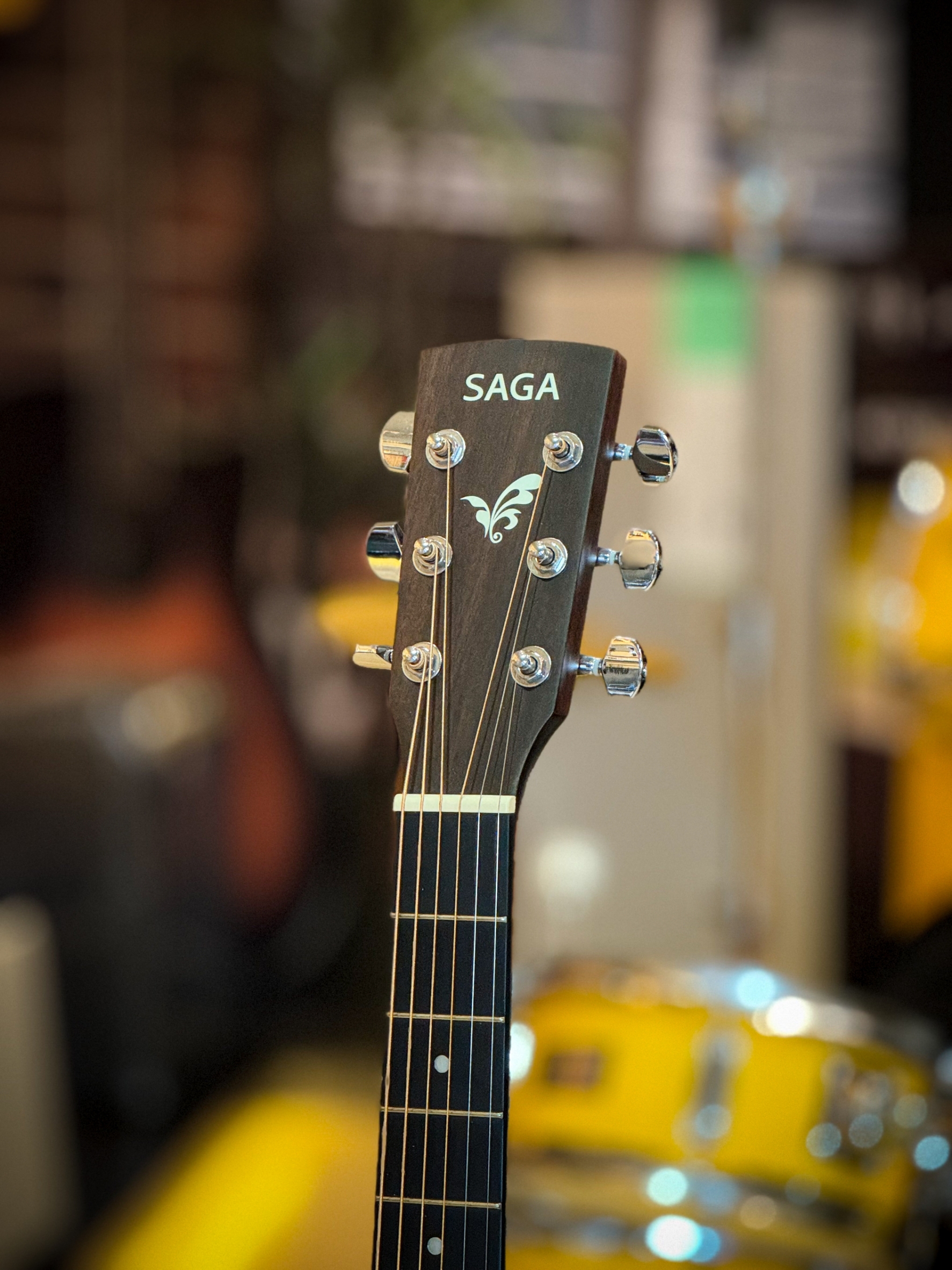 กีต้าร์โปร่ง SAGA รุ่น SF-700R ภาคไฟฟ้า OS-1 ขนาด 41 นิ้ว หน้าไม้แท้ พร้อมของแถมสุดคุ้ม