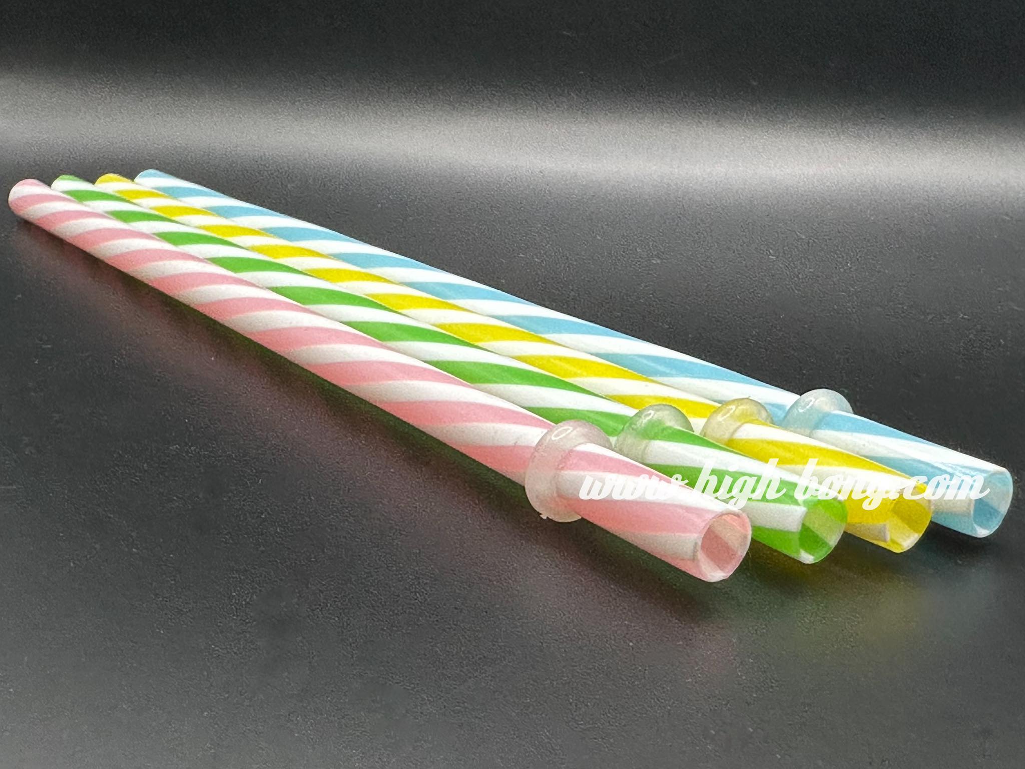 หลอดพลาสติกมีลาย