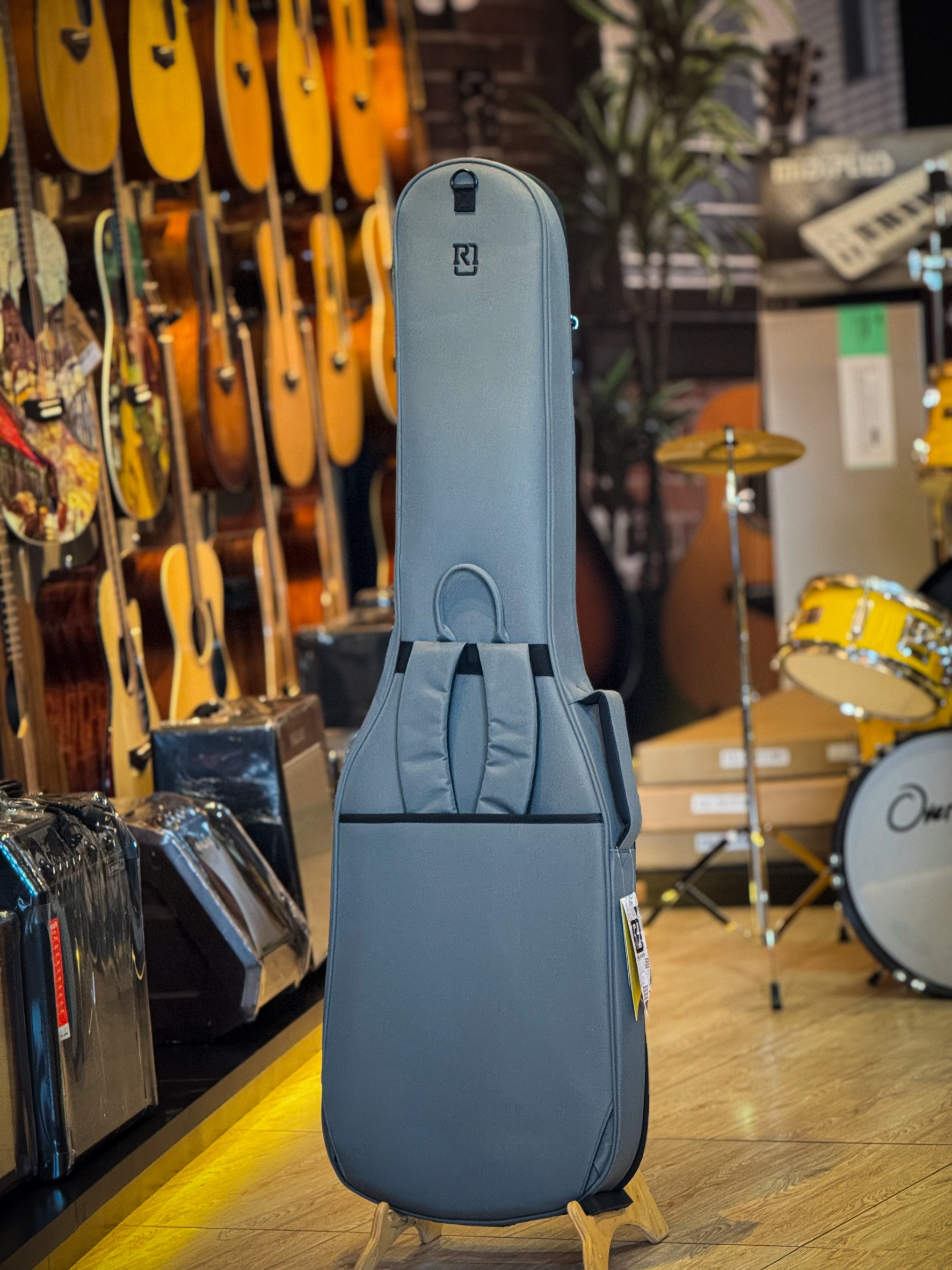 ซอฟเคสเบส Real Mission รุ่นผ้า ดำ/เทา ฟองน้ำหนามาก 20 มิล กระเป๋ากีต้าร์เบส มีหมอนรองคอ - ป้องกันการกระแทกอย่างดี