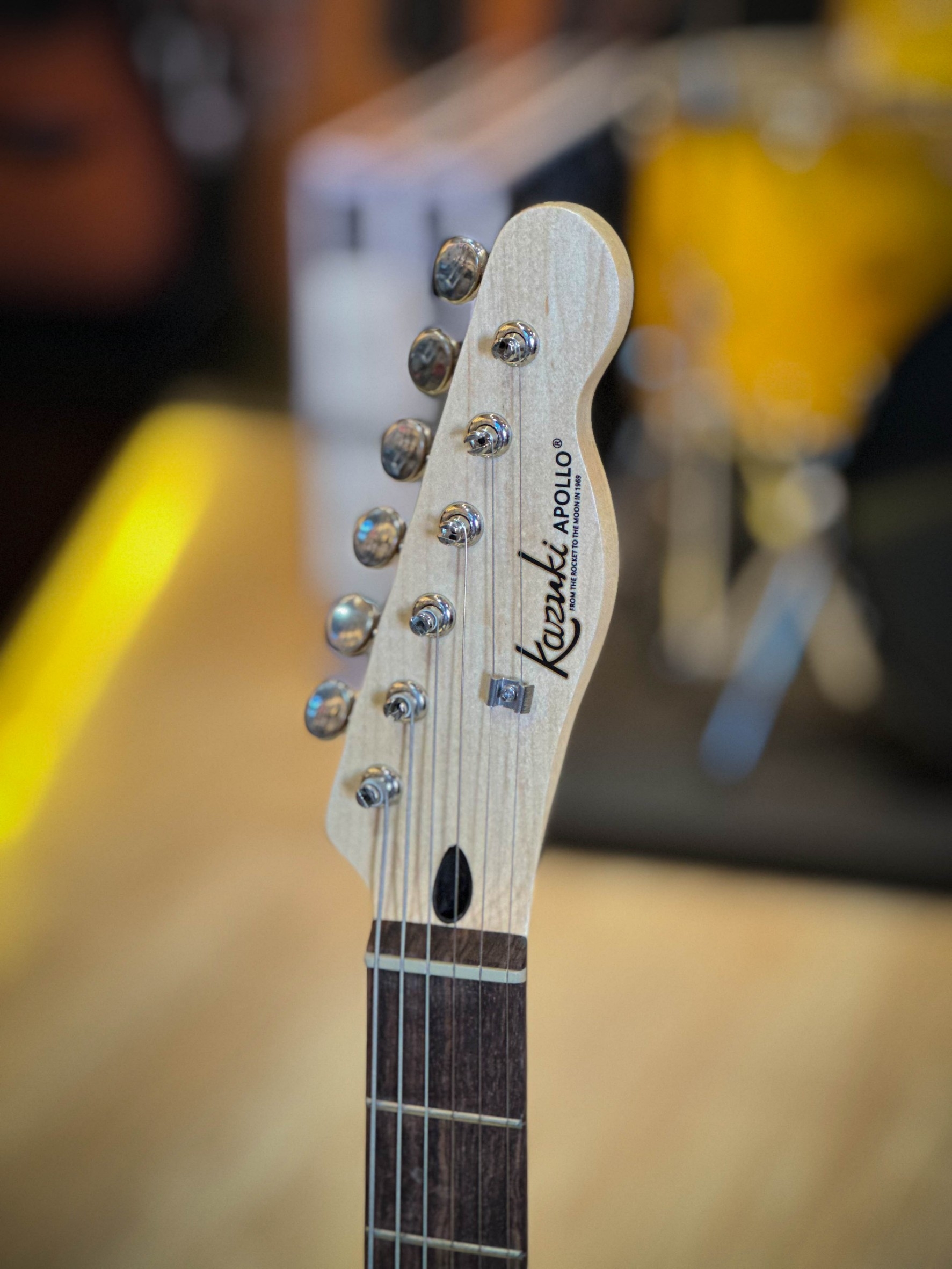 กีต้าร์ไฟฟ้า Kazuki ทรง TL รุ่น Apollo Series สี Surf Green กีตาร์ 22 เฟรต ทรง Strat ประกันศูนย์ ฟรี ปิ๊ก 4 อัน ประแจ