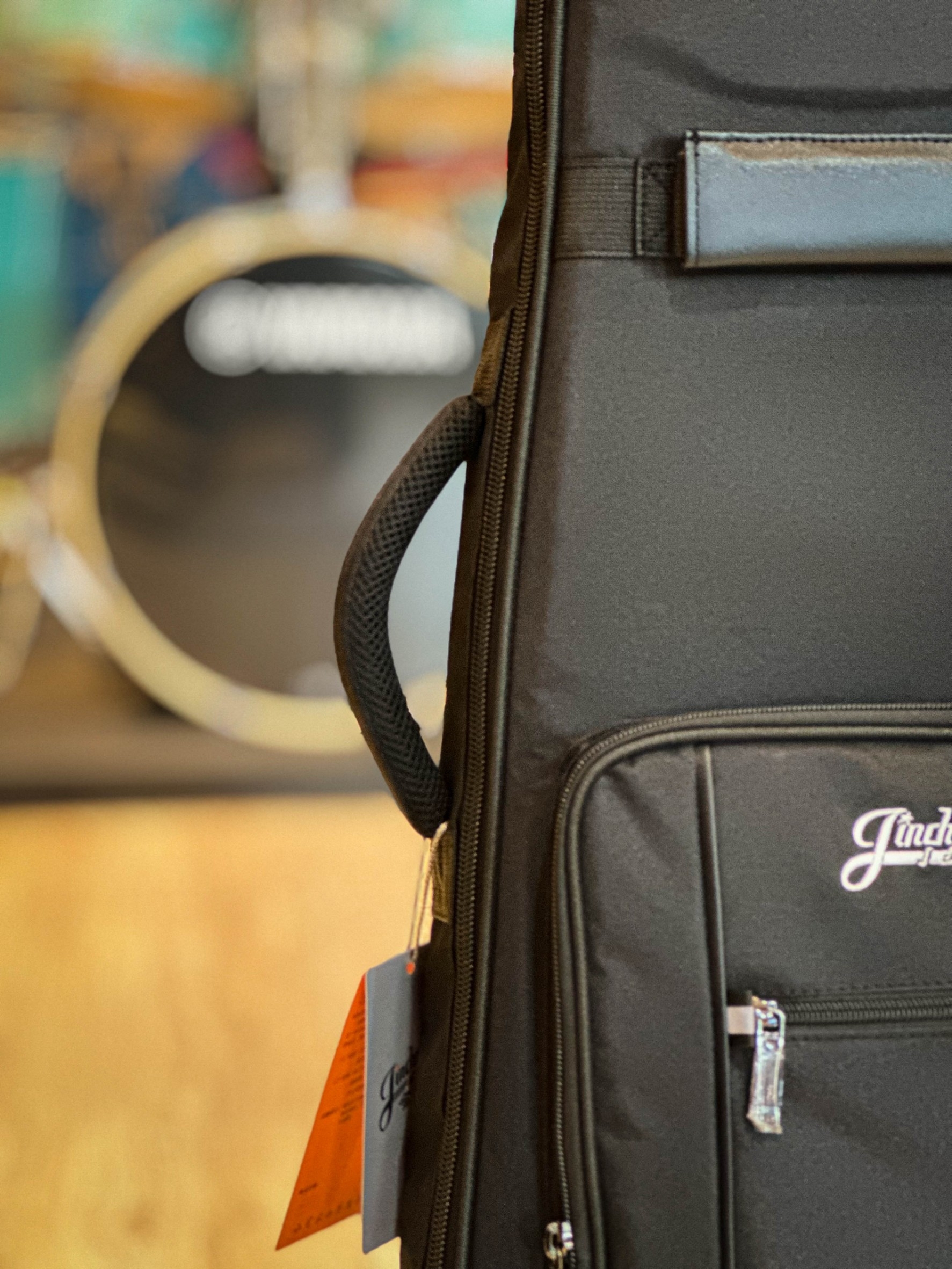 Jinchuan ซอฟเคสเบส JC BB-2213 สีดำ บุฟองน้ำหนามาก ป้องกันการกระแทกได้ดี กระเป๋าเบส เบสไฟฟ้า มีหูหิ้ว สายสะพายหลัง