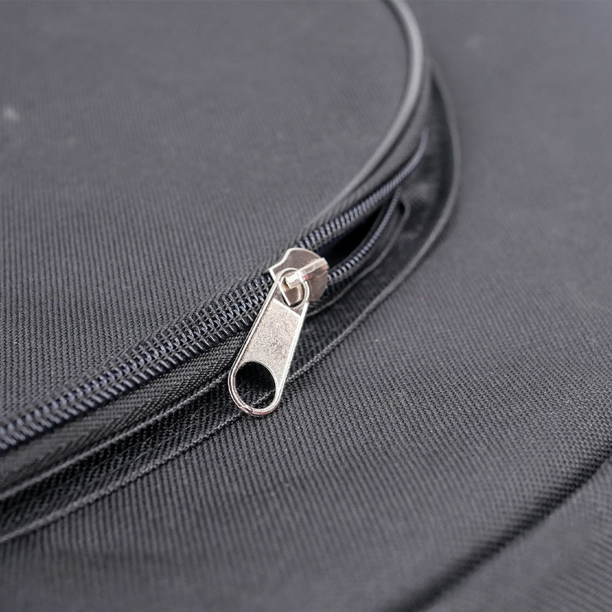 กระเป๋าฉาบ Makana สีดำ/ สีแดง รุ่น Onstage บุฟองน้ำหนา ใส่ฉาบ กันกระแทกได้ดี พร้อมหูหิ้ว สายสะพาย กระเป๋าใส่ฉาบ