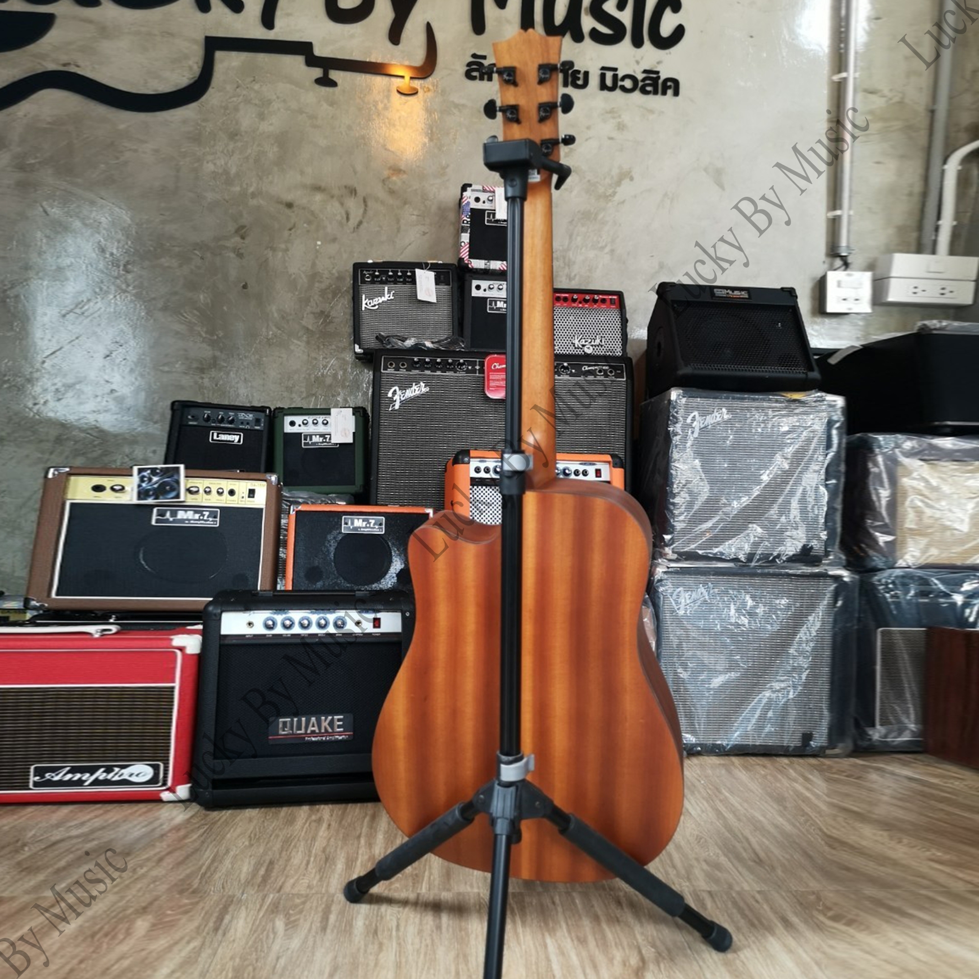 Amari By Enya AM-418C กีตาร์โปร่ง41 นิ้วคอเว้า สีไม้ พร้อม กระเป๋า