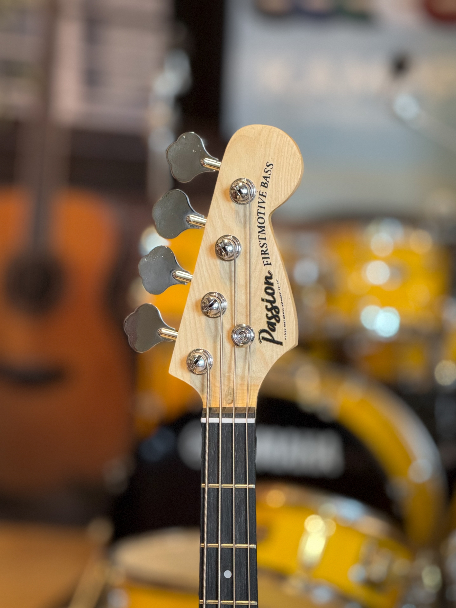ฺBass Passion รุ่น BPS-PC4 เบสไฟฟ้า 4 สาย 20 เฟรต พร้อม กระเป๋า ปิ๊ก สายแจ็ค