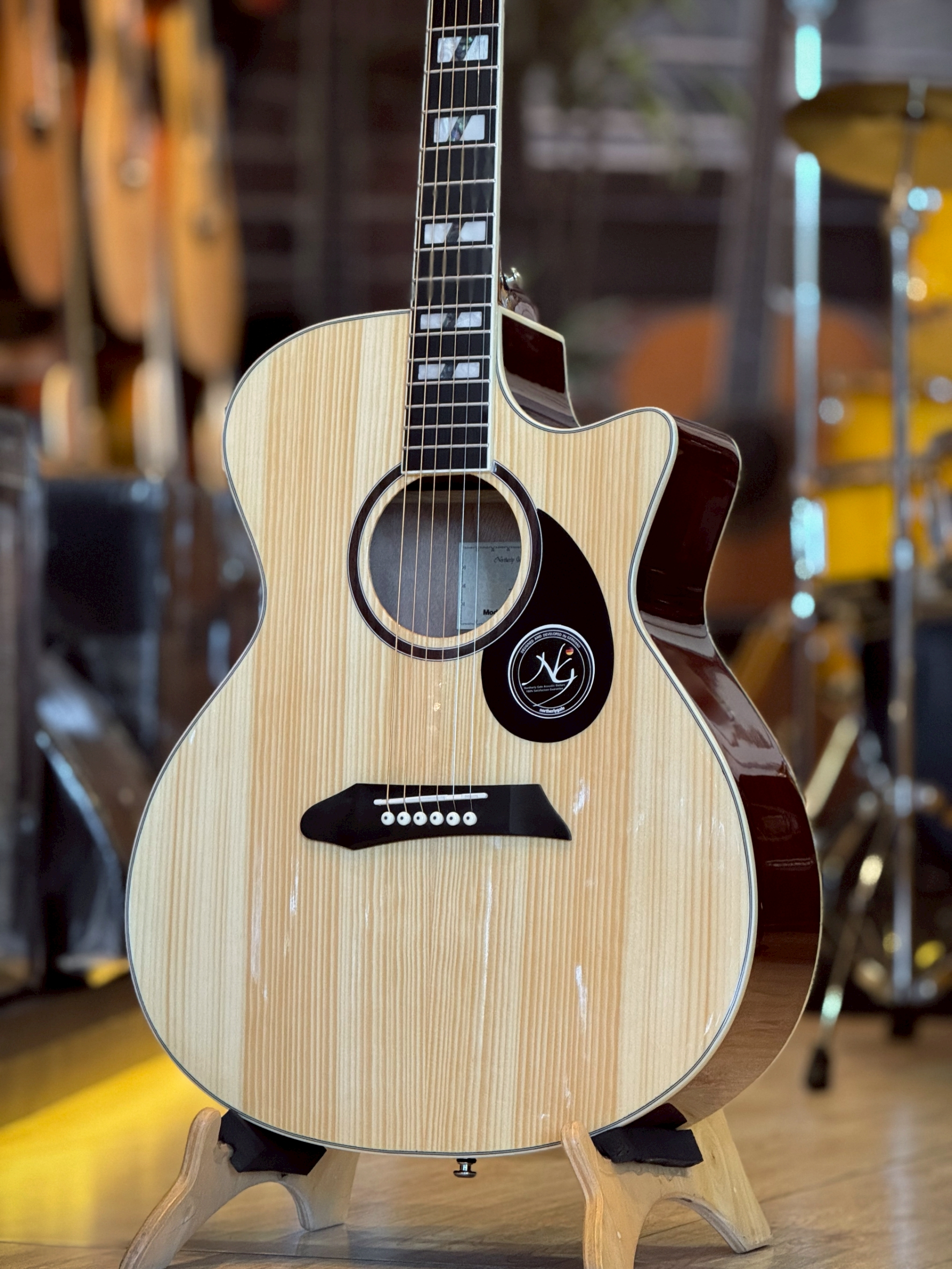 กีต้าร์โปร่ง / โปร่งไฟฟ้า NG Guitar Start (N1 NA/SB) Top Solid เคลือบเงา ครบซ็ต กระเป๋า ปิ๊ก 2 ประแจ คู่มือ