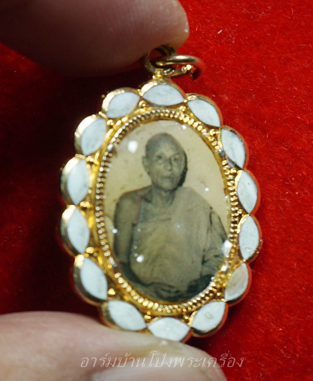 หลวงพ่อแทน วัดธรรมเสน รูปถ่าย หลังลูกเสือ(องค์ที่1)