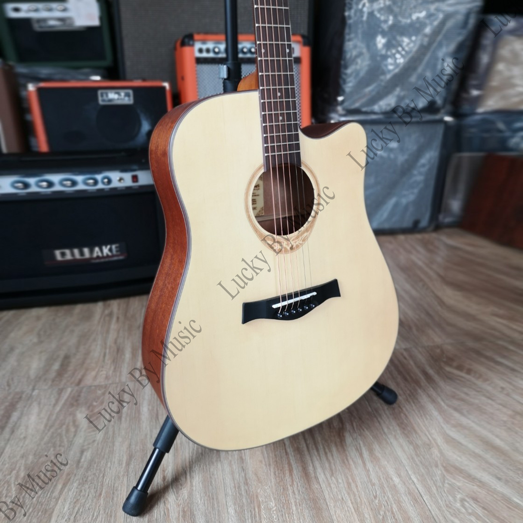 Amari By Enya AM-418C กีตาร์โปร่ง41 นิ้วคอเว้า สีไม้ พร้อม กระเป๋า