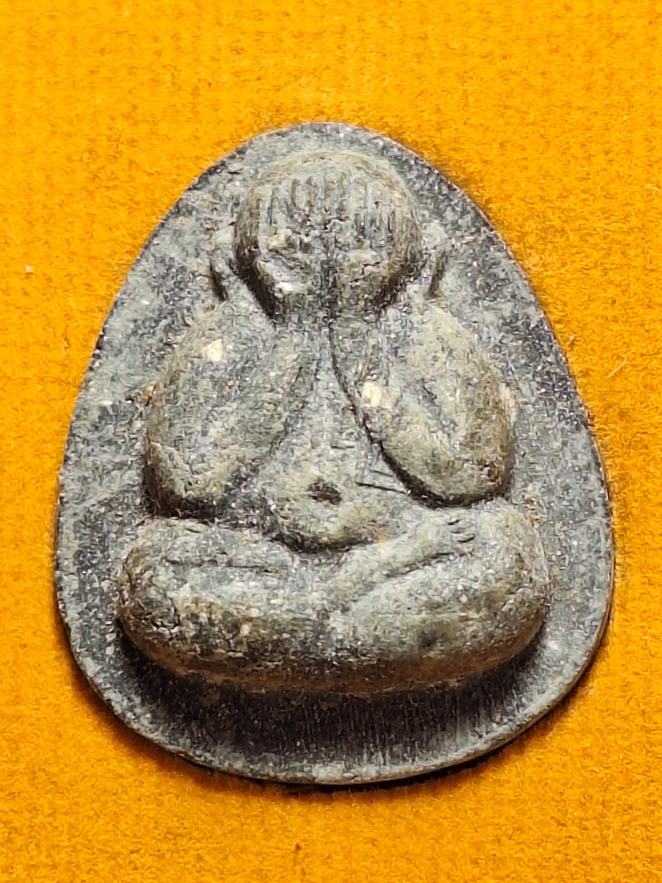 หลวงปู่โต๊ะ วัดประดู่ฉิมพลี ออกวัดถ้ำสิงโตทอง ๙๙ปี เนื้อผงสีเทา(องค์ที่1)