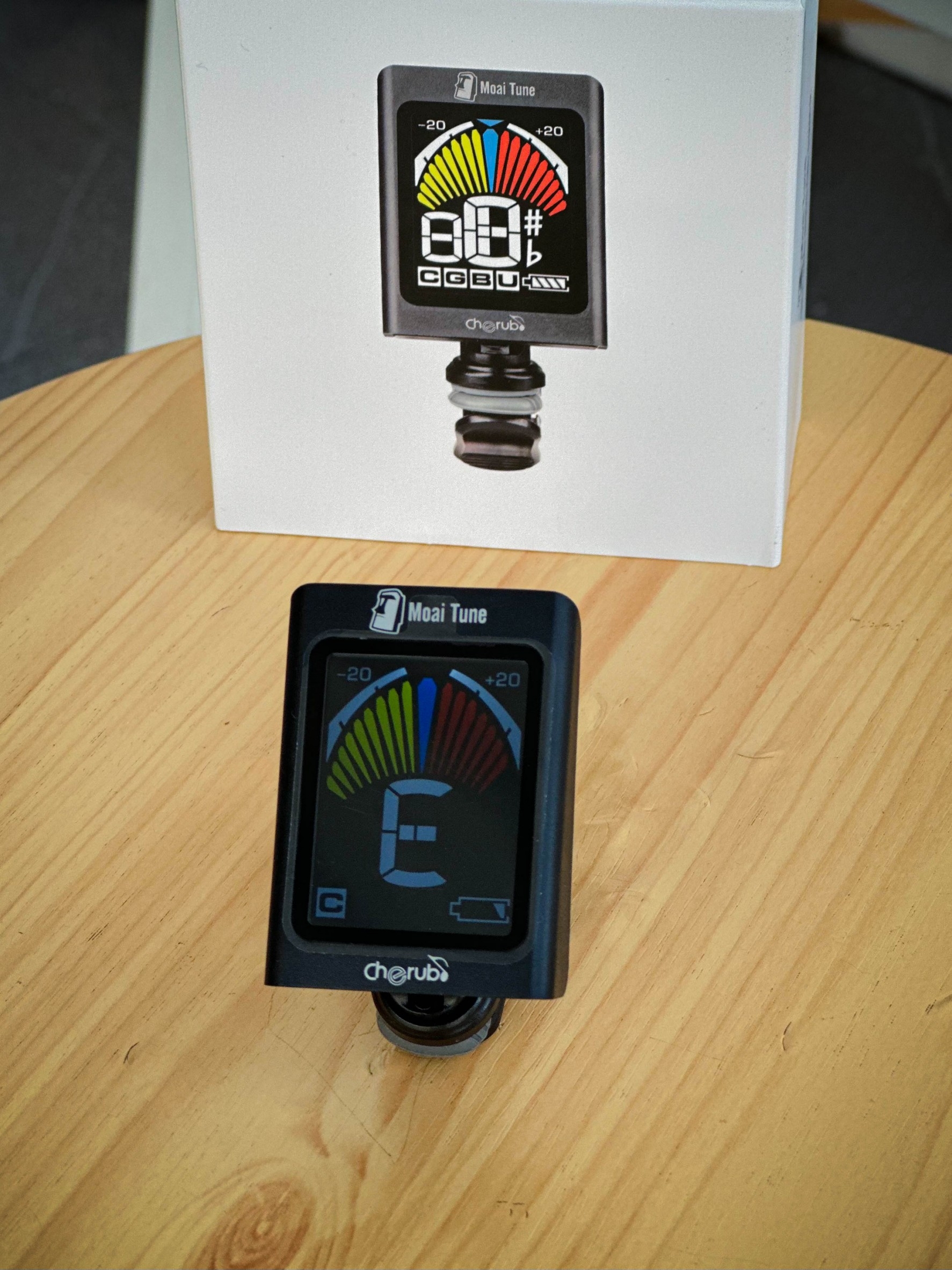 Cherub จูนเนอร์ Cherub WST-680 เครื่องตั้งสายกีตาร์ หน้าจอแสดงผลแบบสี มีแบตเตอรี่ในตัว มีช่องเก็บปิ๊ก Guitar Tuner ฟรี สายUSB.