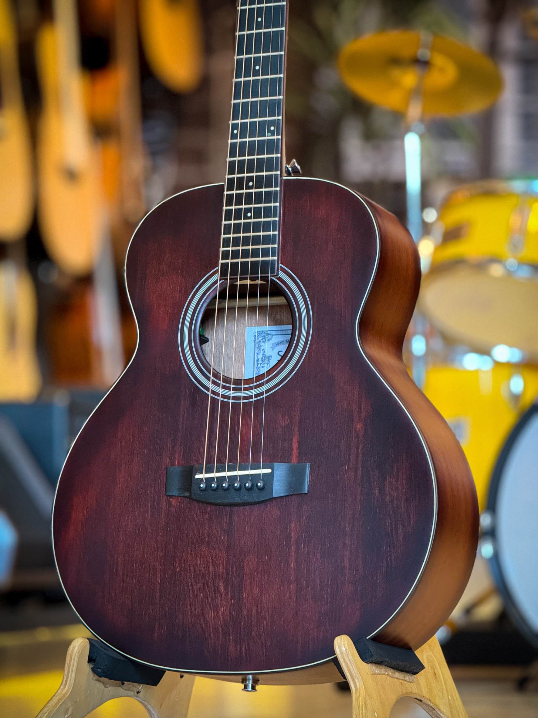 กีต้าร์โปร่ง 36 นิ้ว SAGA รุ่น GS-700R ภาคไฟฟ้า OS-1 หน้าไม้แท้ พร้อมของแถมสุดคุ้ม