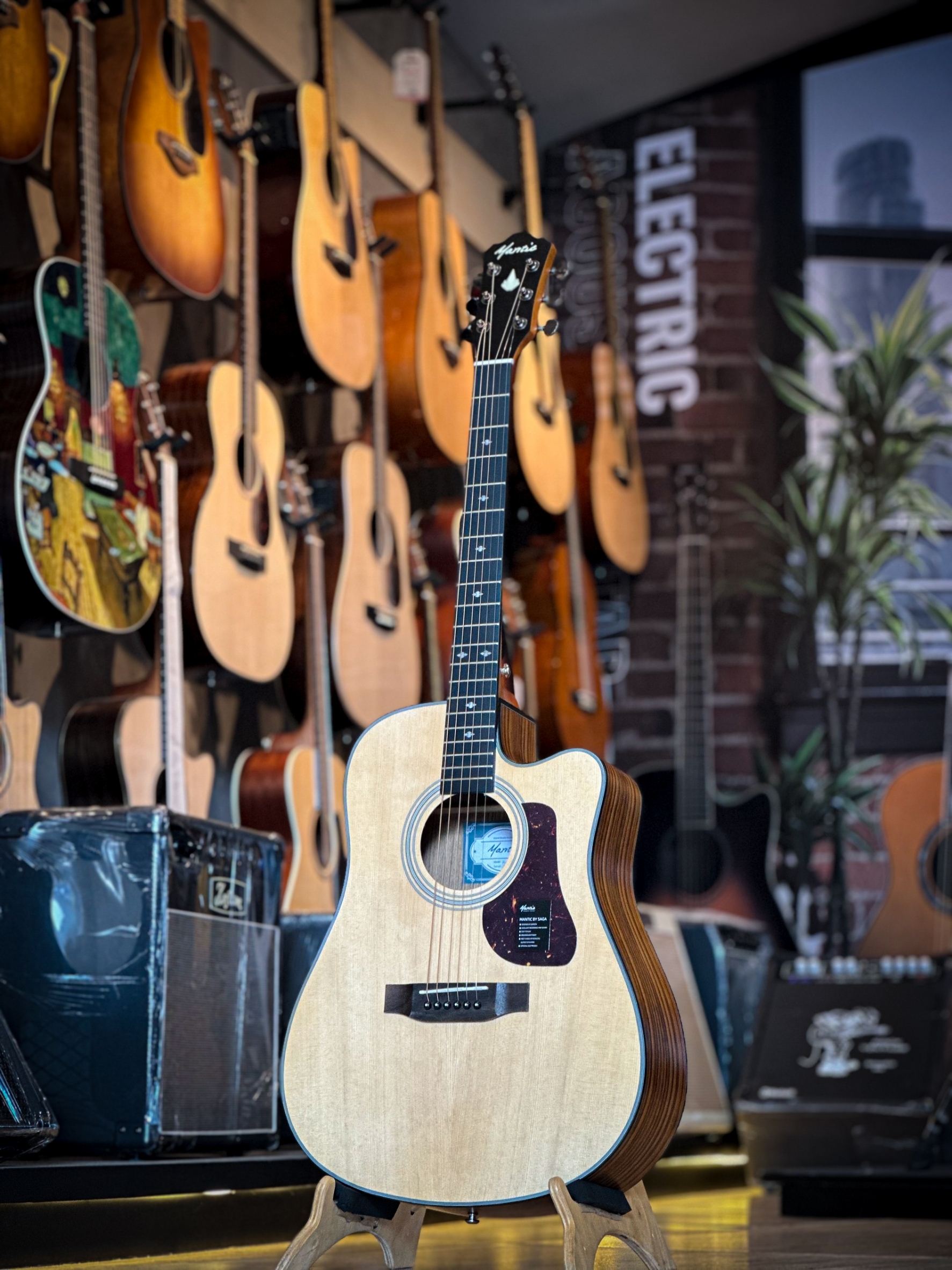 Mantic กีต้าร์โปร่ง รุ่น AG-370C ทัชชิ่งดี จับง่าย 41 นิ้ว กีตาร์โปร่ง พร้อมกระเป๋า ปิ๊ก4อัน ใบคอร์ด ประแจ คาโป้