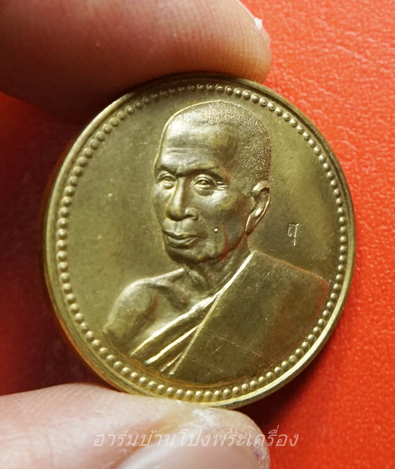 หลวงพ่อแคล้ว วัดดอนเมือง รุ่นปลอดภัย บูรณะพระอุโบสถ ปี๒๕๕๕ เนื้อฝาบาตร ด้านหน้าตอกโค๊ด"สุ" ด้านหลังเป็นพัดยศ(องค์ที่1)