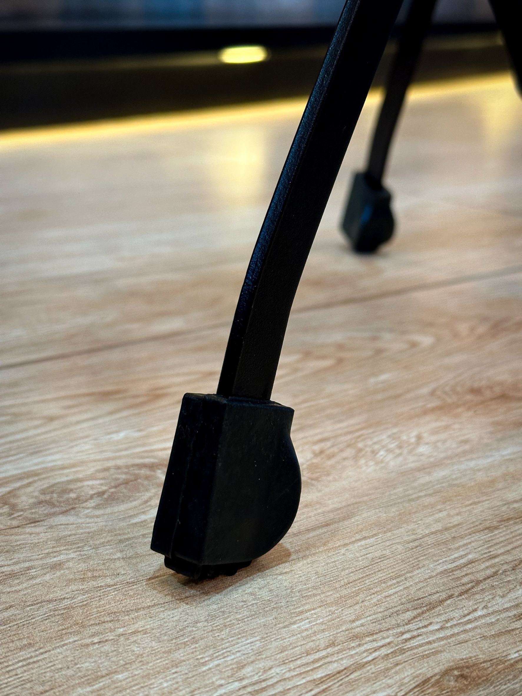 แป้นซ้อมกลอง Zildjian® Graffiti Practice Pad ขนาด 6 นิ้ว (15.24 ซม.) แป้นแบบซิลิโคน ด้านล่างมีฐานกันลื่น พกพาสะดวก