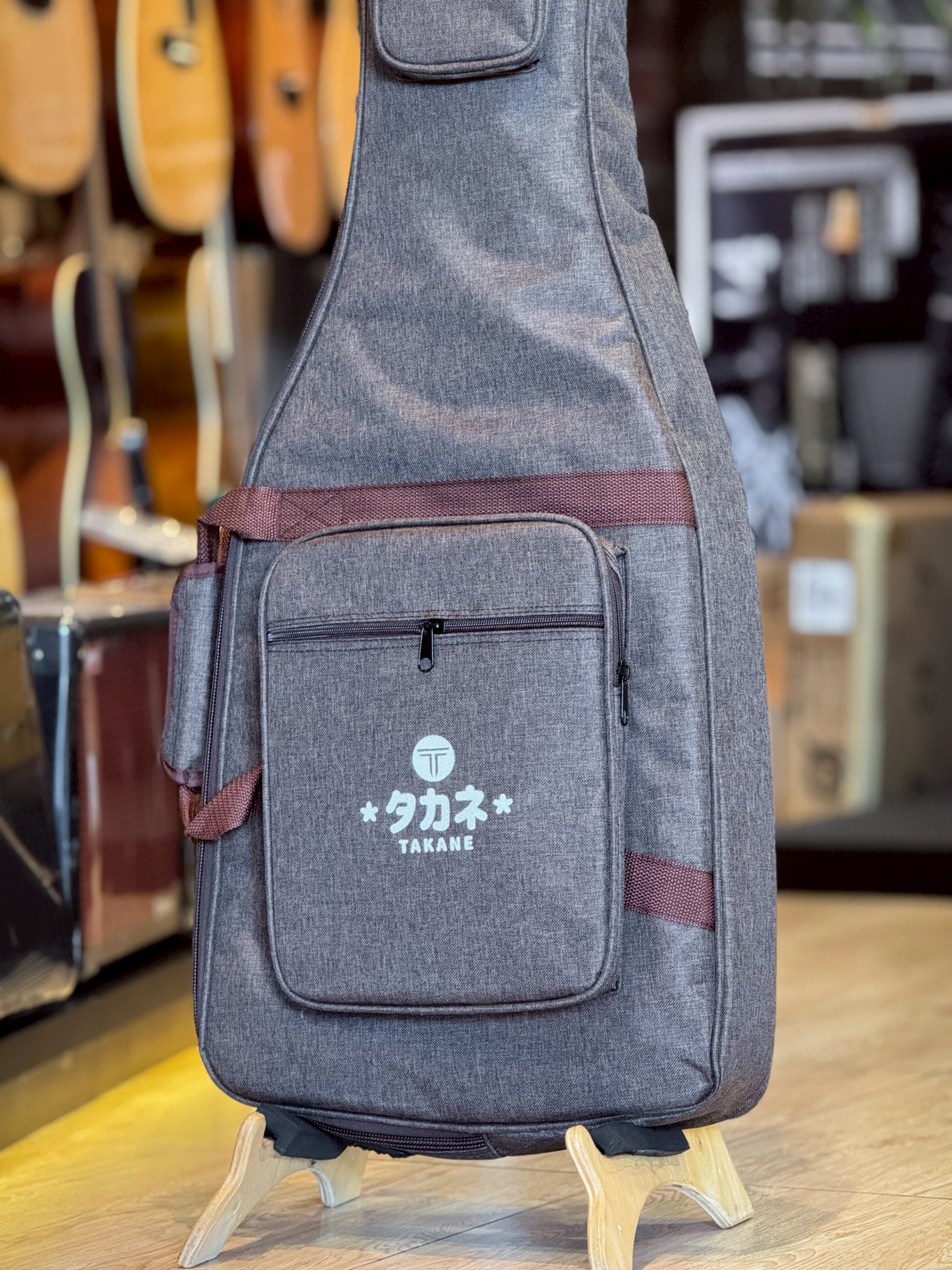 กระเป๋ากีตาร์ไฟฟ้า Takane ผ้ายีนส์ ซอฟเคสกีตาร์ไฟฟ้า สีน้ำตาล 12 มิล บุฟองน้ำหนากันกระแทกอย่างดี