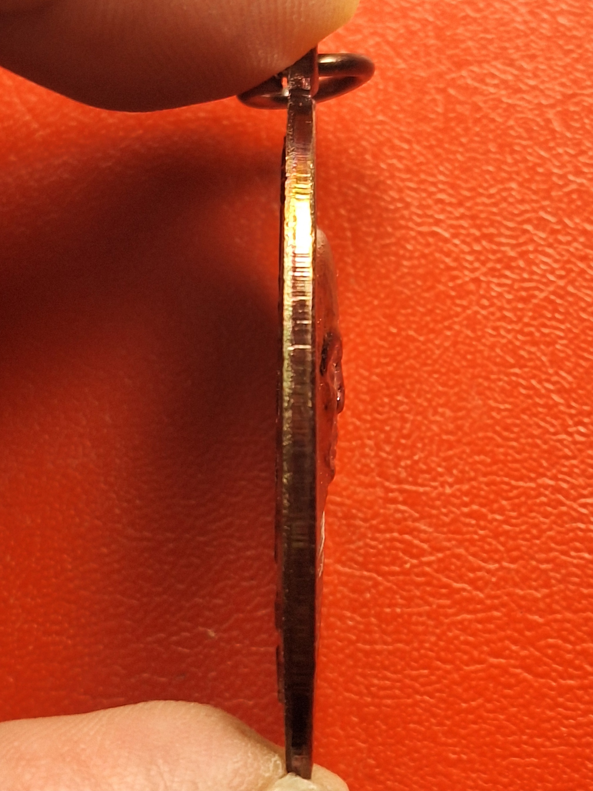 หลวงปู่แผ้ว ปวโร วัดกำแพงแสน ใบขี้เหล็ก ปี๒๕๕๗ เนื้อทองแดง บล๊อกนวะ ตอกโค้ต ส.ท.(สุดท้าย)(องค์ที่11)