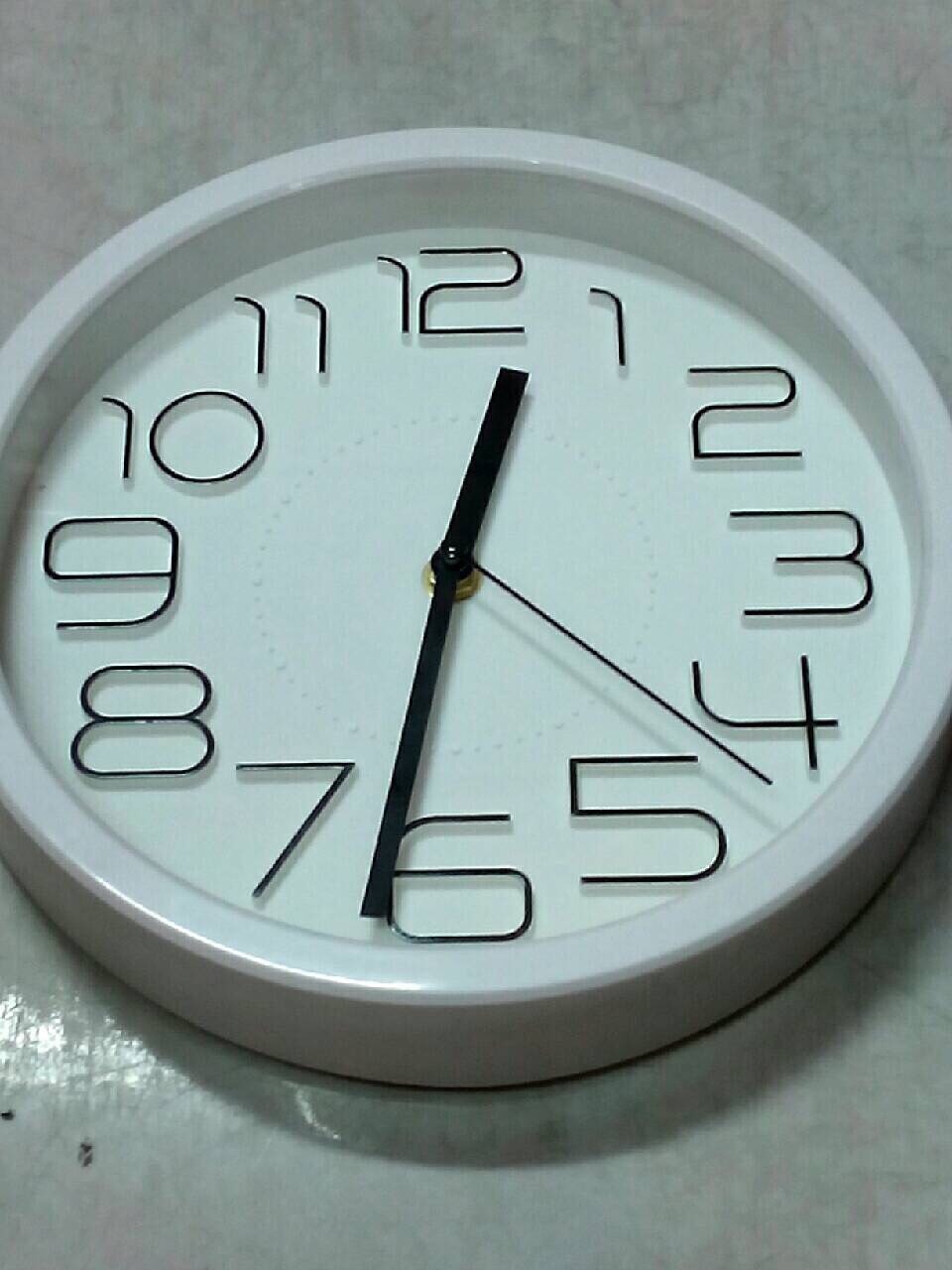นาฬิกาติดผนังกลมรหัส G-1 ขาว Good