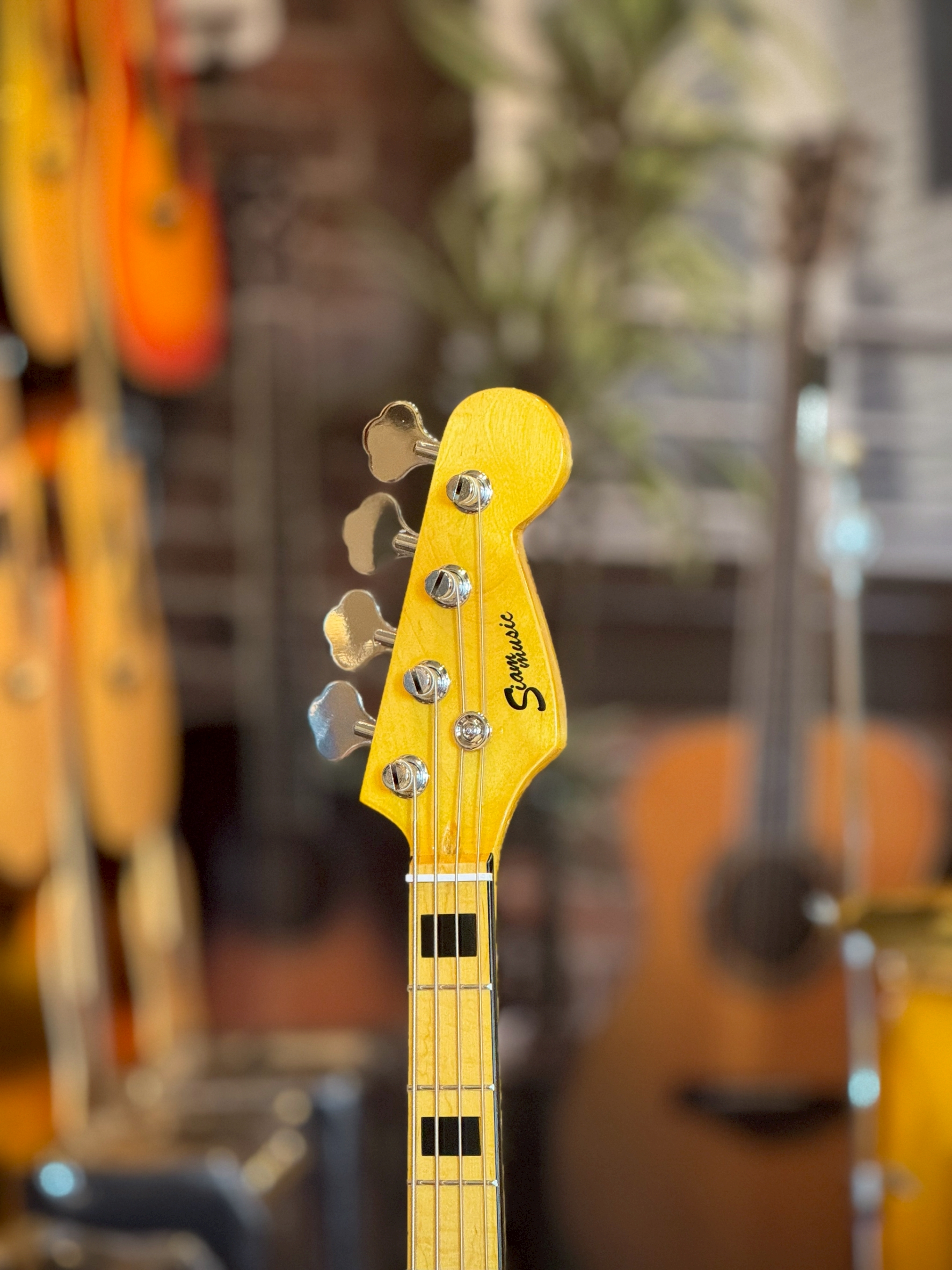 เบสไฟฟ้า Siam music JB400/JB500 (4และ5สาย BK/SB) พร้อม กระเป๋า ปิ๊ก 4 ประแจ สายแจค