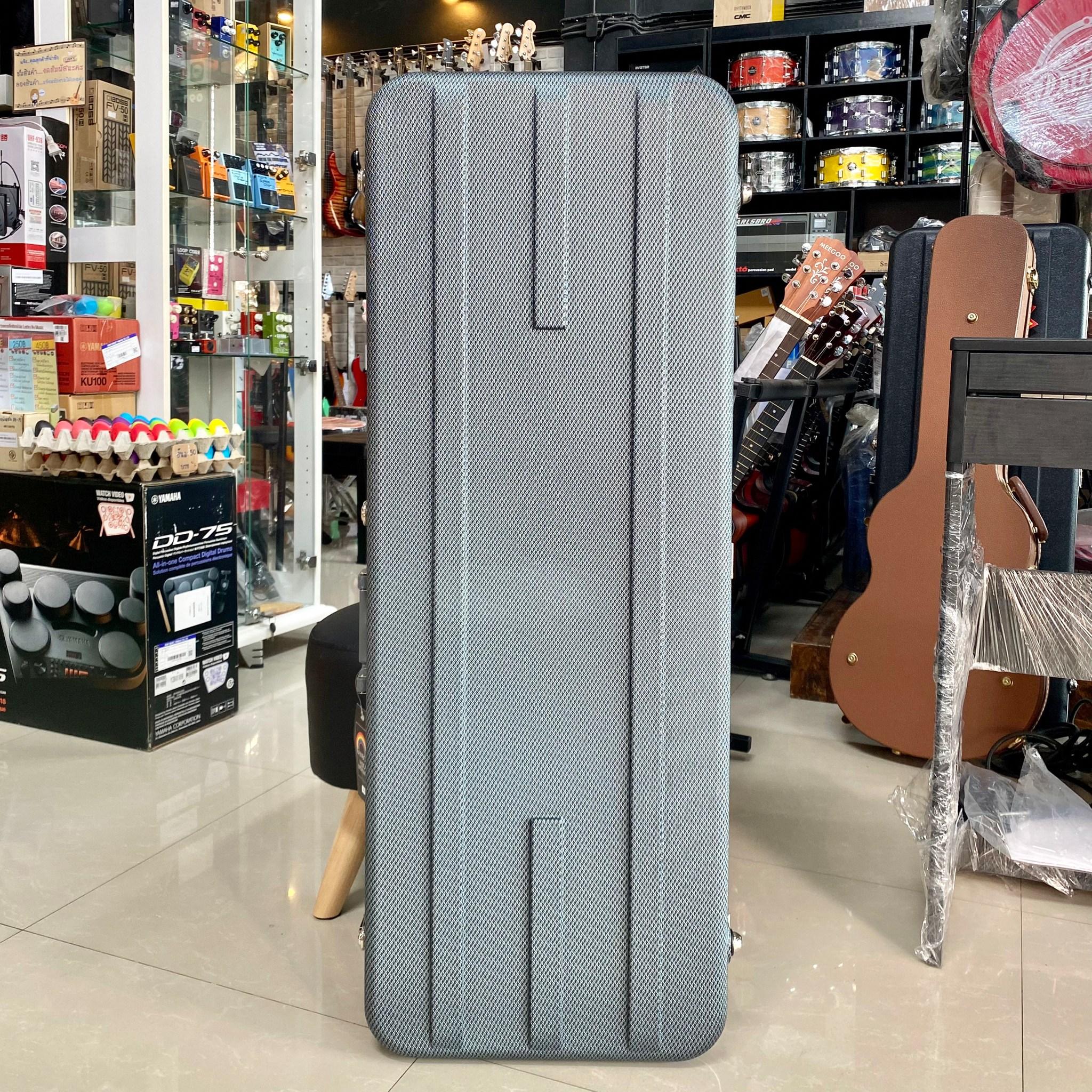 Real Mission ฮาร์ดเคสกีตาร์ไฟฟ้า พรมน้ำเงิน ตัวล็อคแน่นหนา วัสดุแข็งแรง ใส่ได้ทุกทรง