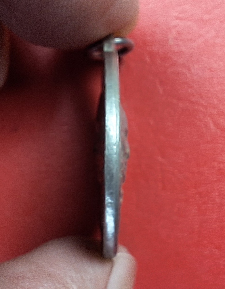 หลวงพ่อโห้ วัดนาหนอง หลัง หลวงพ่อสุ่ม เนื้อกะไหล่เงิน(องค์ที่2)