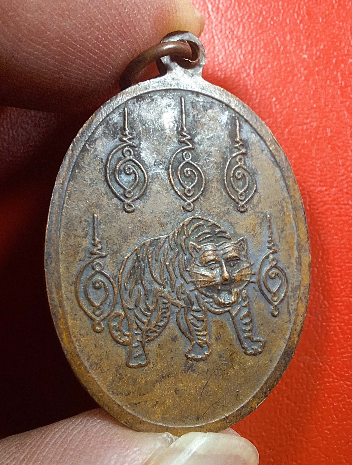 หลวงพ่อเสือ ศาลเจ้าพ่อเสือ จ.นครปฐม เนื้อทองแดงรมดำ(องค์ที่2)