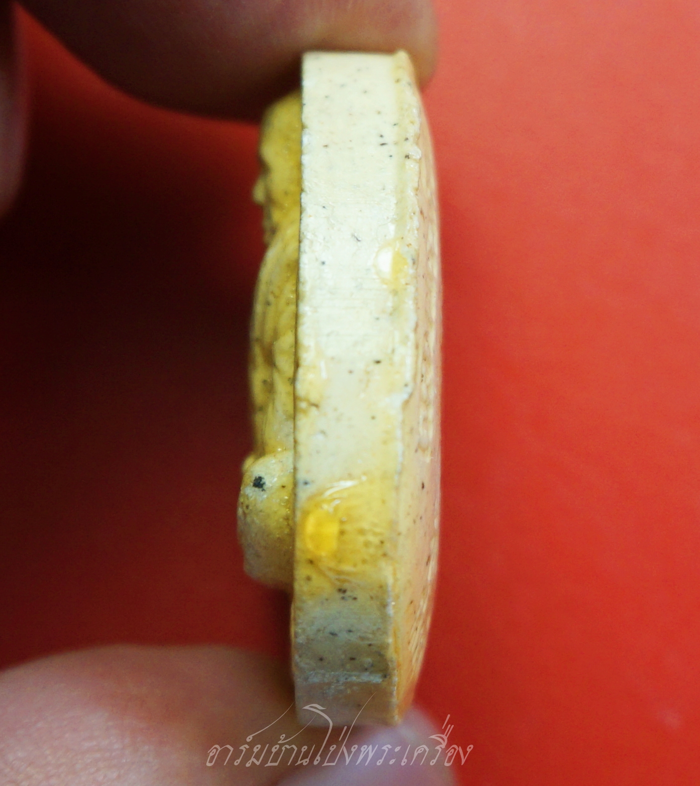 หลวงพ่อเงิน วัดบางคลาน ที่ระลึกสร้างอุโลสถ เฉลิมพระเกียรติครองราช๕๐พรรษา เนื้อผงสีขาวเคลือบชเล็ค(องค์ที่1)