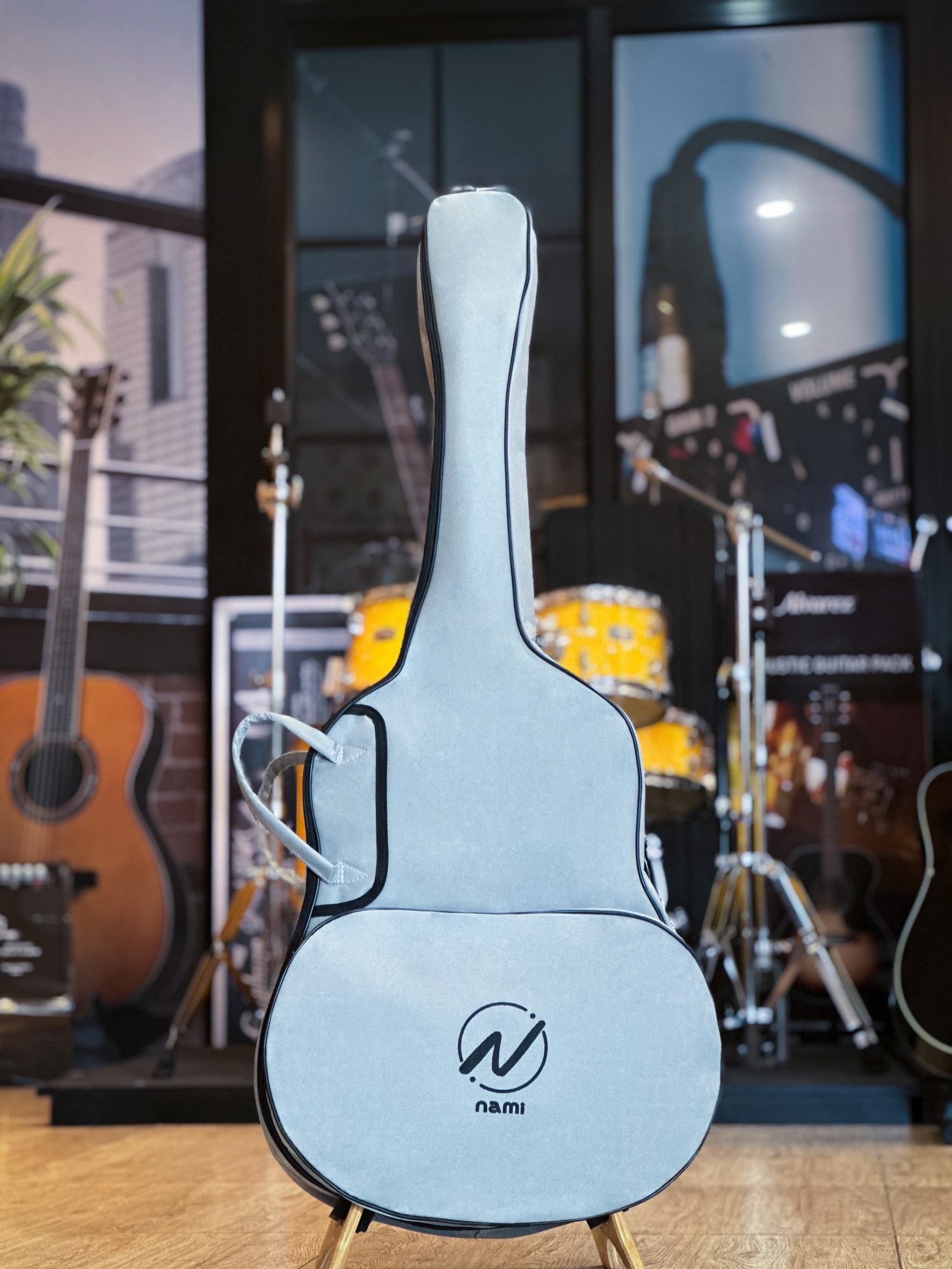 กระเป๋ากีต้าร์โปร่ง Nami ใส่ได้ถึงขนาด 41 นิ้ว สีเทา กระเป๋ากีต้าร์ มีชองใส่ของ มีหูหิ้ว/สะพายหลัง