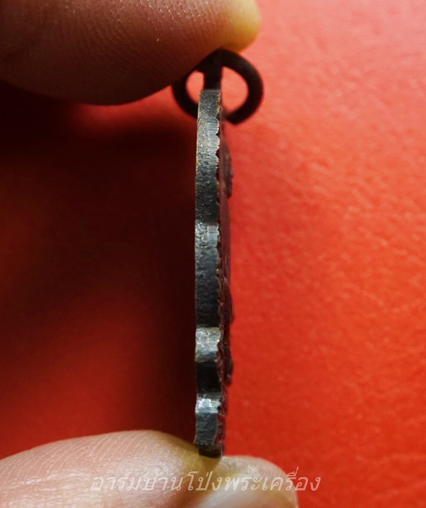 หลวงพ่อคูณ วัดบ้านไร่ เหรียญนั่งพาน รุ่นกูให้ทำ ผู้บูชารวยลูกเดียว ปี๒๕๓๖ ตอกโค๊ดด้านหน้า เนื้อทองแดง(องค์ที่1)