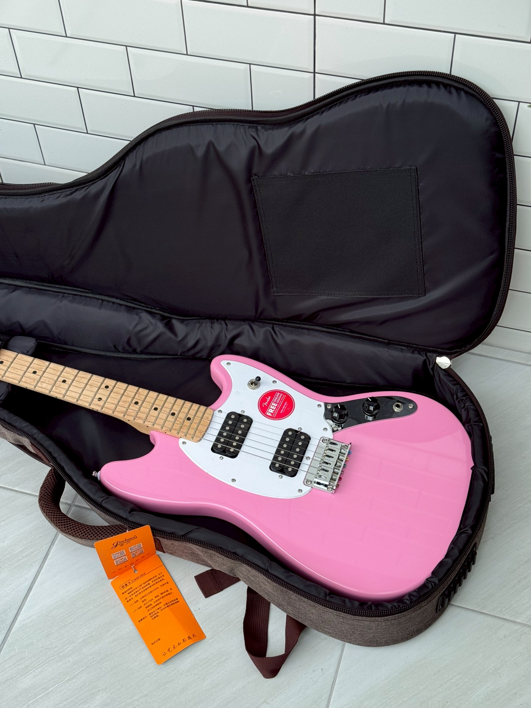 ซอฟเคสไฟฟ้า Jinchuan JC B-2317 [BW] กระเป๋ากีตาร์ไฟฟ้า บุฟองหนา12มิล สายรัดคออย่างดี พร้อมหูหิ้ว/สะพายหลัง