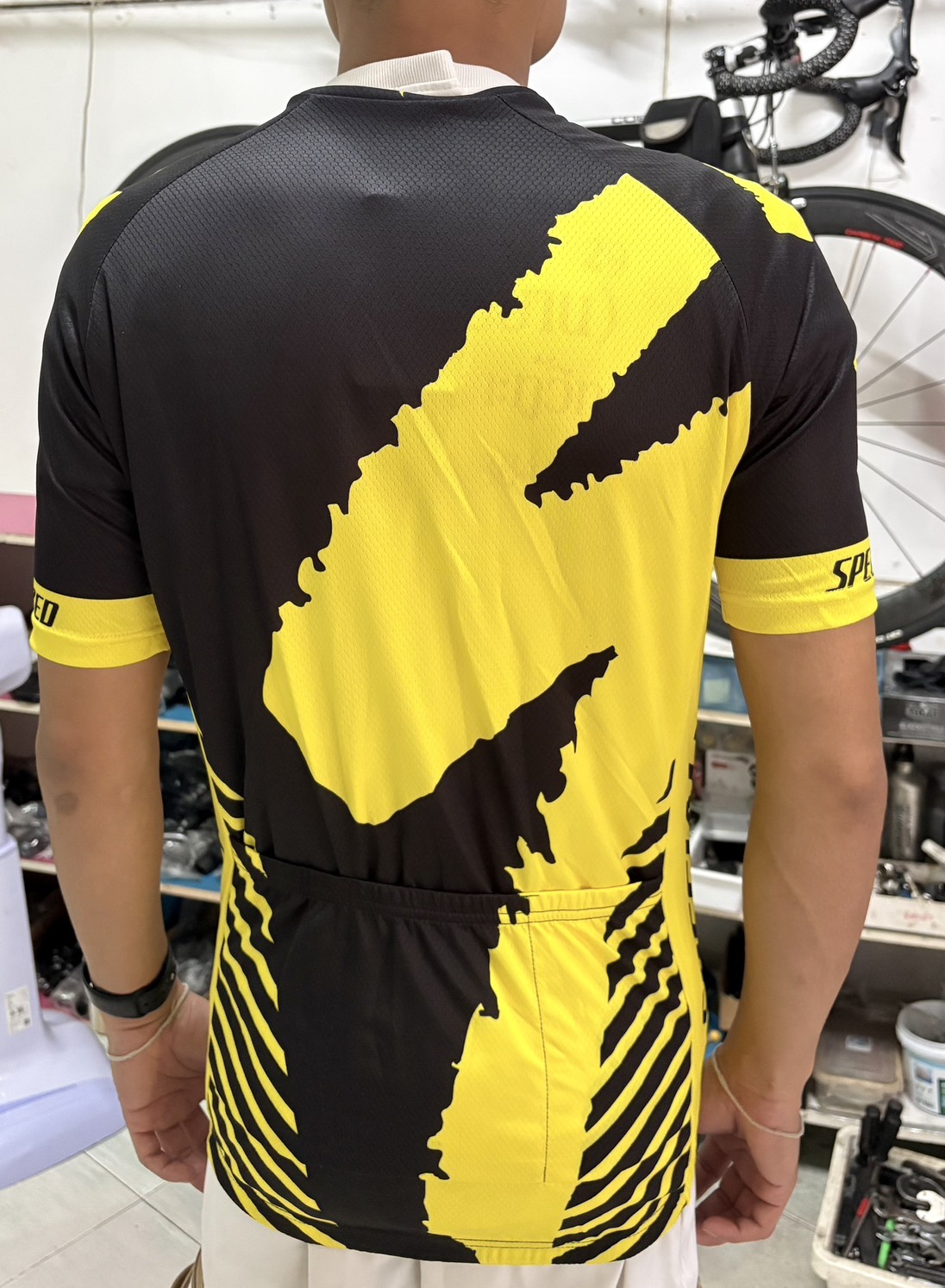 เสื้อปั่นจักรยาน Specialized Size M