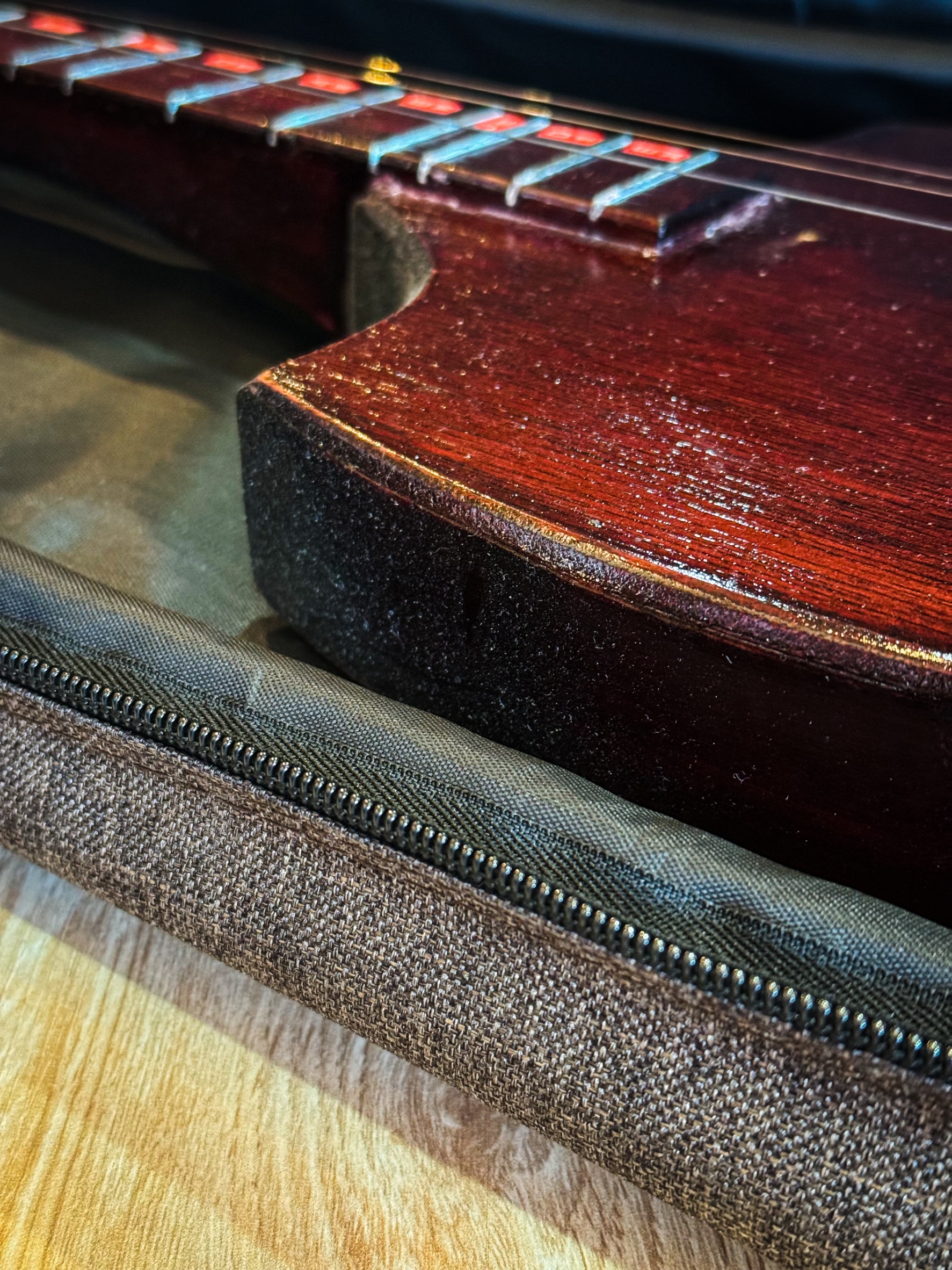 กระเป๋าพิณ Melody กระเป๋าใส่พิณ สีน้ำตาล บุฟองน้ำหนา 12 มิล กันกระแทก/ป้องกันตัวพิณได้ดี