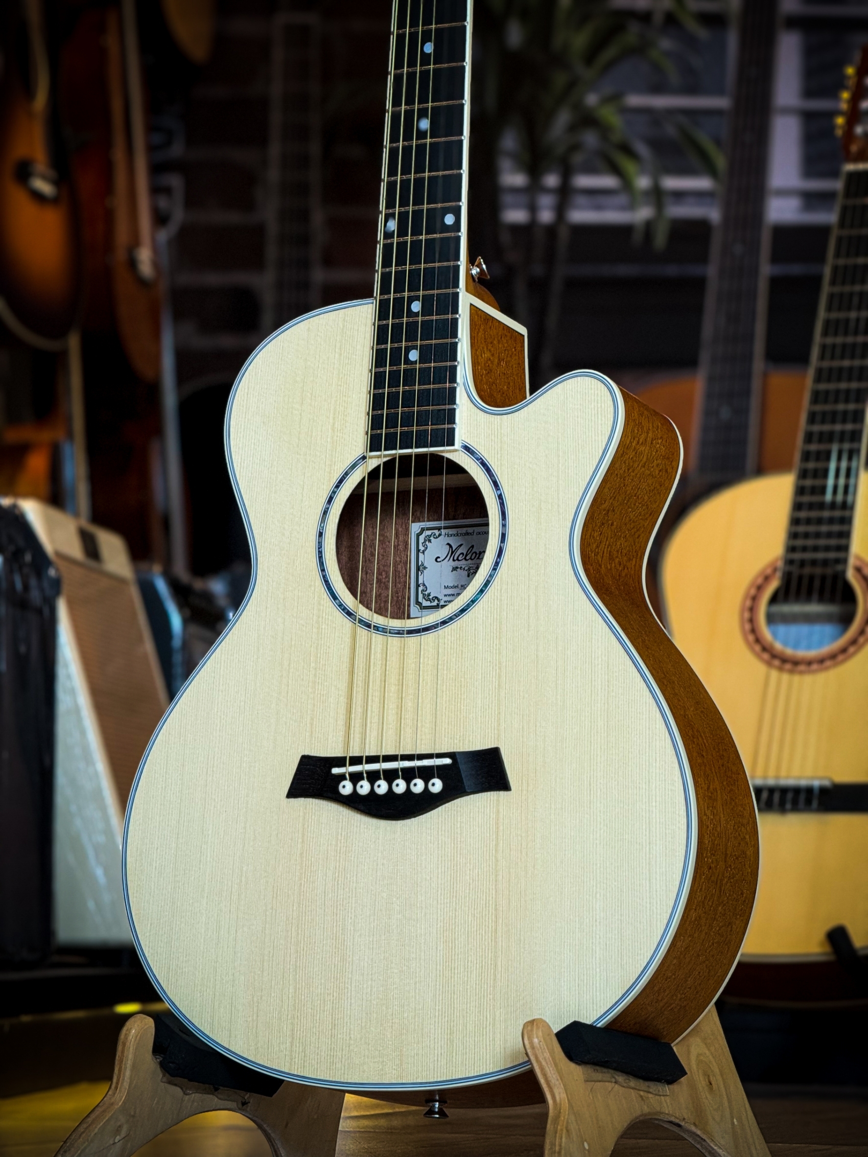 Mclorence กีตารโปร่งไฟฟ้า รุ่น MC-36CE ขนาด 36 นิ้ว เสียงใสกังวาล ไซส์เล็ก ขนาดพกพา พร้อมเซตสุดคุ้ม