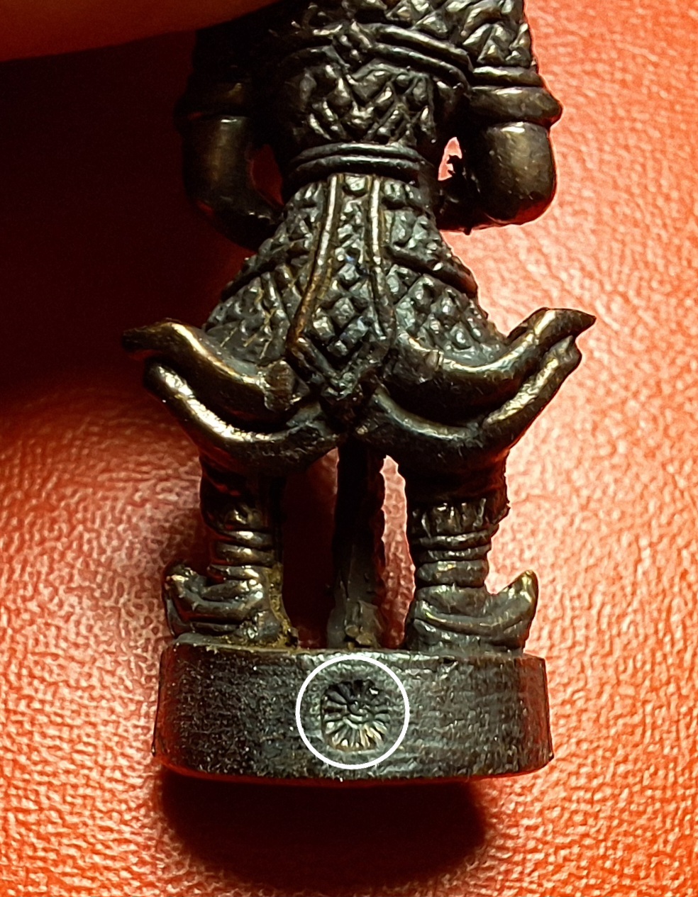 หลวงปู่หมุน วัดบ้านจาน จ.ศรีสะเกษ ปี๒๕๓๙ ท้าวเวสสุวรรณ เนื้อทองแดงรมดำ(องค์ที่1)