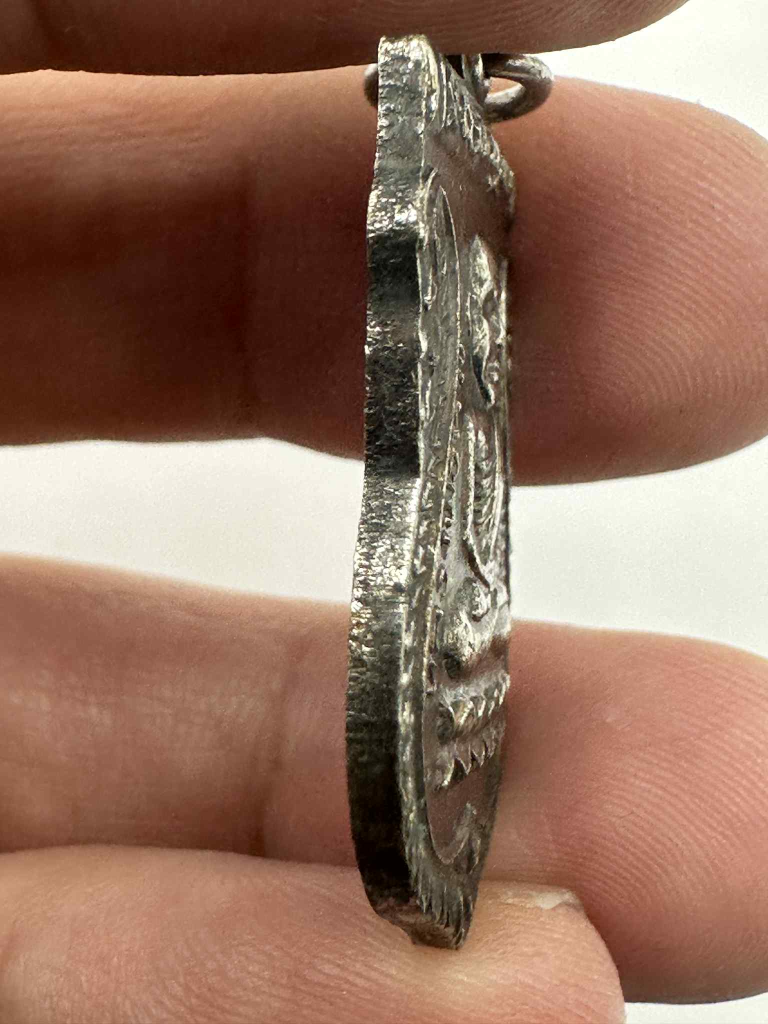 32.เหรียญทองแดงรมดำ เหรียญเลื่อนสมณศักดิ์ รุ่น 2 ปี36 วัดช้างให้บล็อค กนกขีด หลังพัดยศ