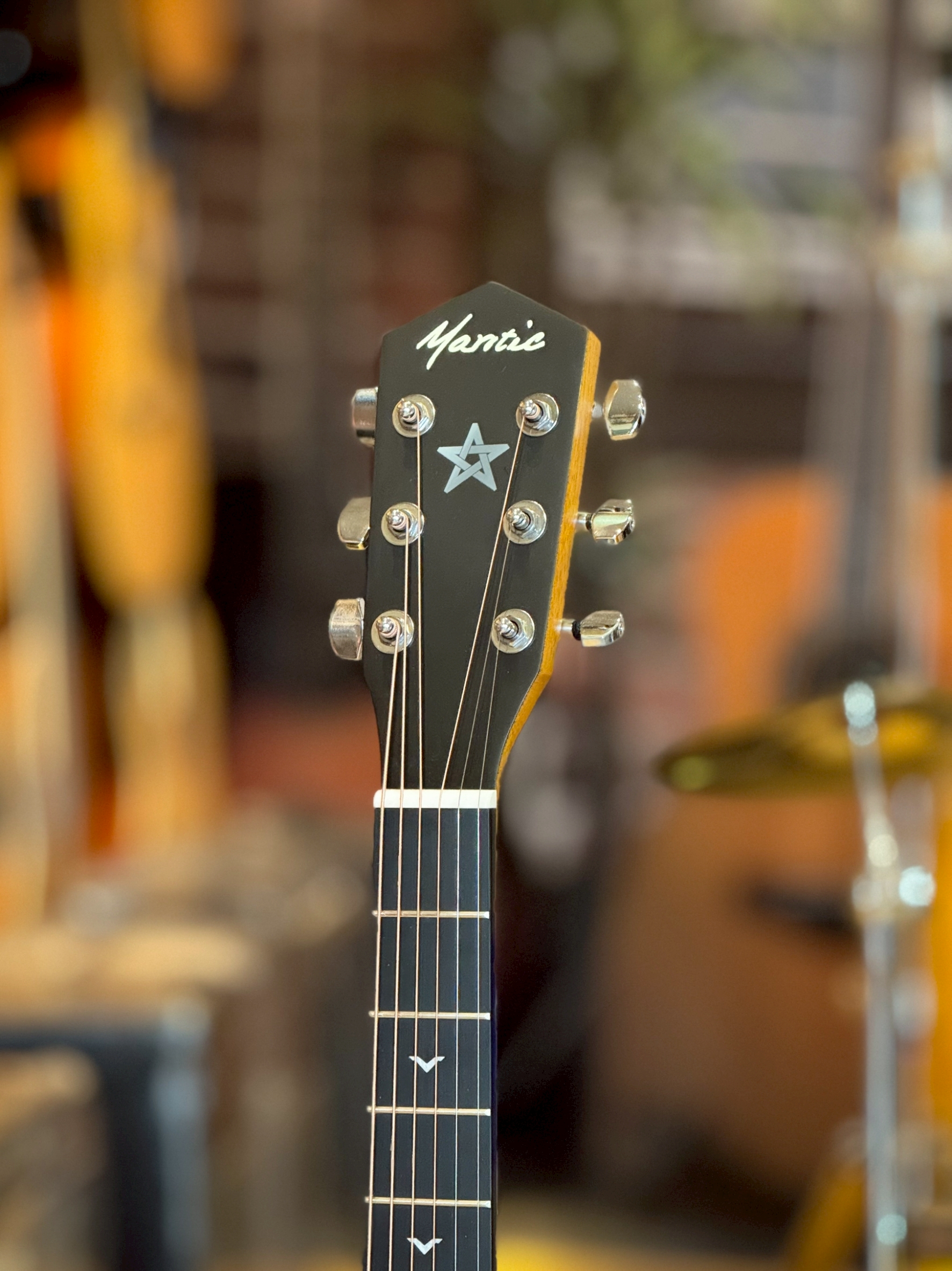 Matic กีตาร์โปร่ง Acoustic Guitar GT-1G Sunburst เสียงใสกังวาน ทัชชิ่งเล่นง่าย ขนาด 41 นิ้ว พร้อม กระเป๋า / คาโป้ / ปิ๊ก 4 อัน / ประแจ / คู่มือ