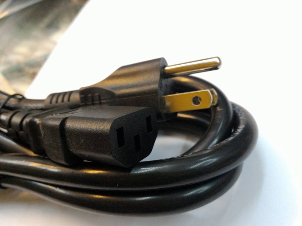 ขาย สายไฟคอมพิวเตอร์เส้นหนา3x1.5mmWIRE COMPUTER ACพร้อมปลั้กหัวท้ายยาว2เมตรสีดำ ราคาเส้นละ บาท