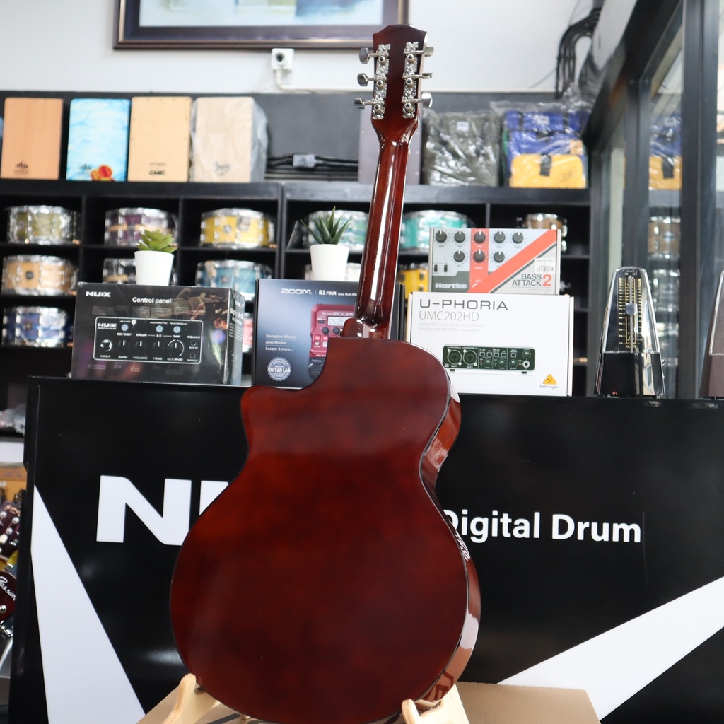 Martin lee กีต้าร์โปร่ง รุ่น ML-38C สีโอ็ค