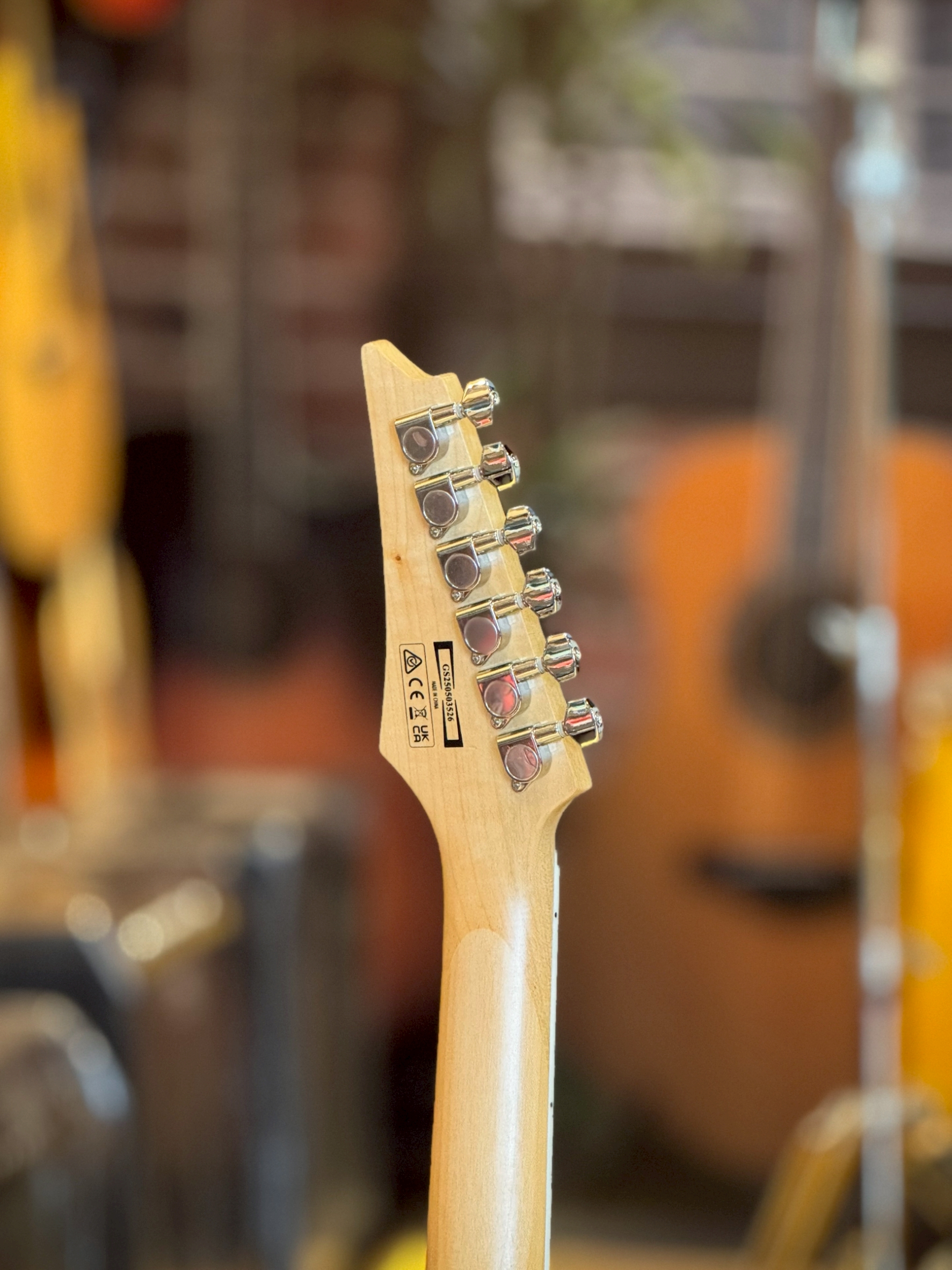 Ibanez GRG170DX กีตาร์ไฟฟ้า เสียงเด้งๆทำทรงคอแบบ GRG ที่บางและจับง่ายถนัดมือ เสียง ดุ สะใจ