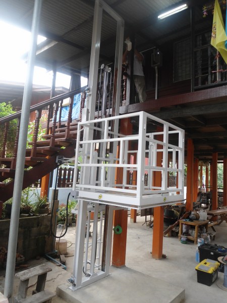 ลิฟท์บ้านราคาถูก เหมาะสำหรับผู้ป่วยที่ไม่สามารถเดินขึ้นบนบ้านได้ ที่นั่งรถวิลแชร์น้ำหนัก 100 - 500 kg.