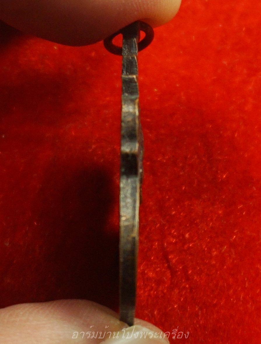 หลวงพ่อทอง วัดบ้านกล้วย รุ่น๑ อายุ๘๑ ปี๓๐ เมื้อทองแดงรมดำ(องค์ที่3)