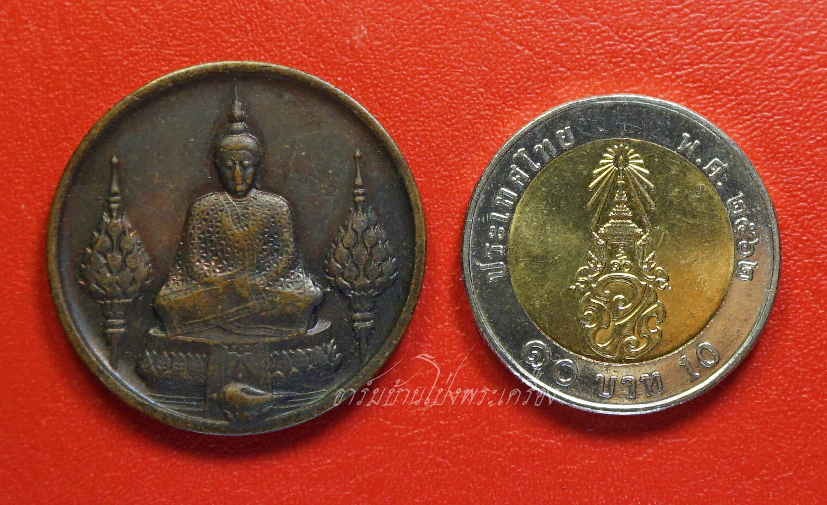 พระแก้วมรกต ปางฤดูฝน วัดพระแก้ว ปี๒๕๒๕ หลัง ภปร พิมพ์ทรงกลม(องค์ที่1)