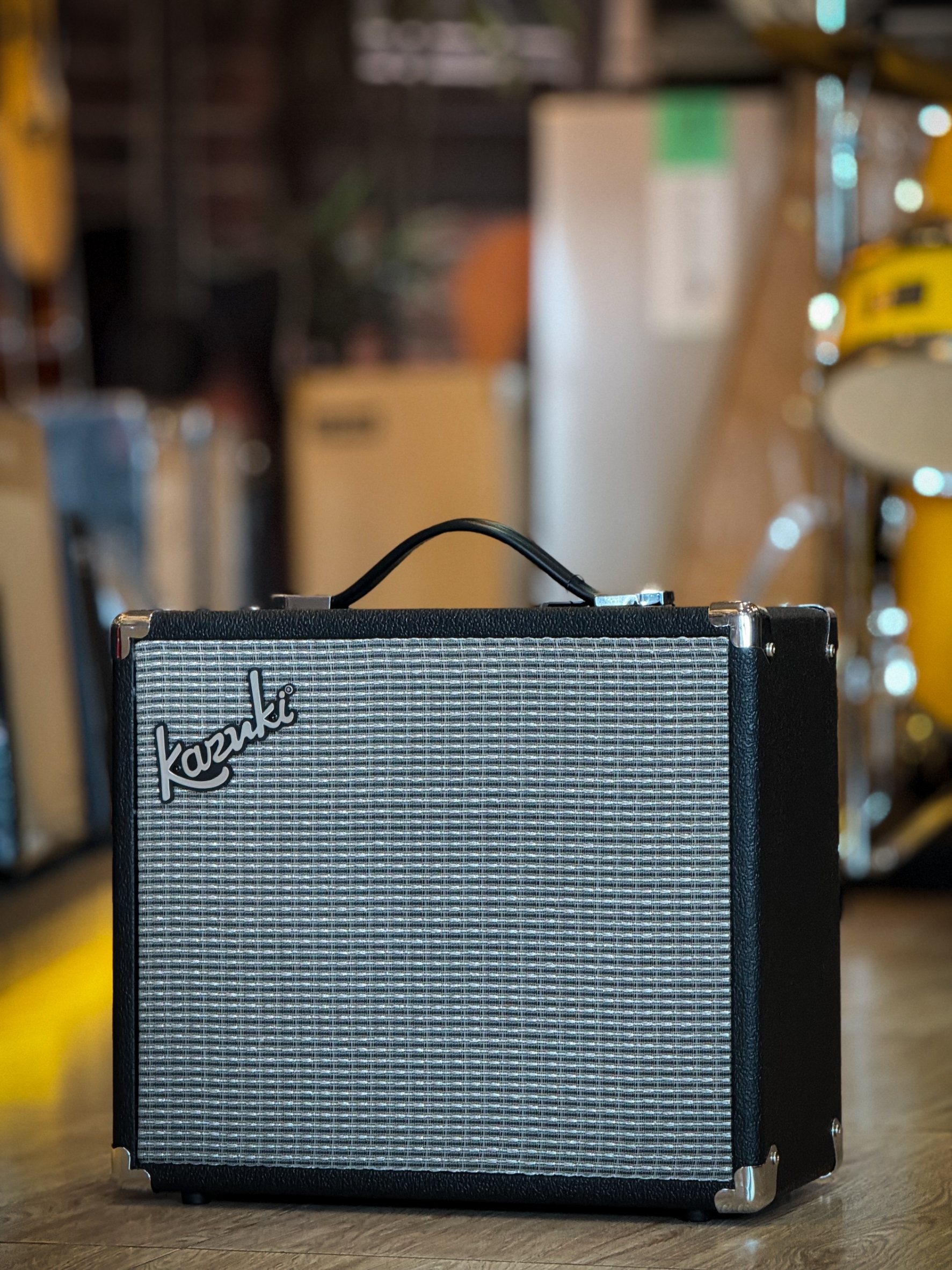 BLUETOOTH Bass Amp ตู้แอมป์เบส Kazuki KB-25 แอมป์เบส 25 วัตร์ ตู้แอมป์เบสไฟฟ้า Kazuki ขนาดพกพาสะดวก