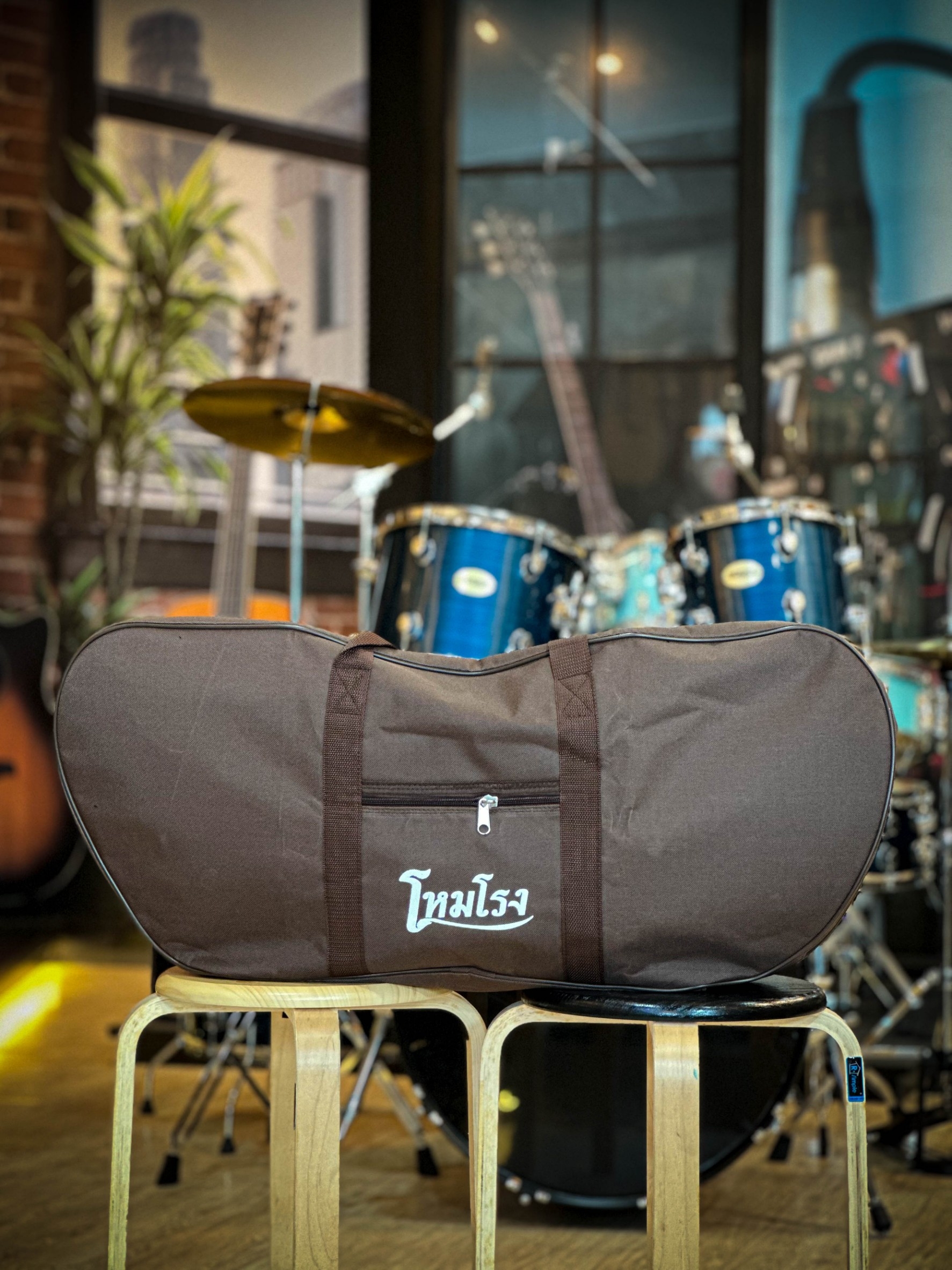 กระเป๋าขิม ดำ/น้ำตาล โหมโรง กระเป๋าใส่ขิม ใส่ขิมผีเสื้อ บุฟองน้ำกันกระแทก มีช่องใส่ของด้านหน้า/หูหิ้ว เนื้อผ้าดี