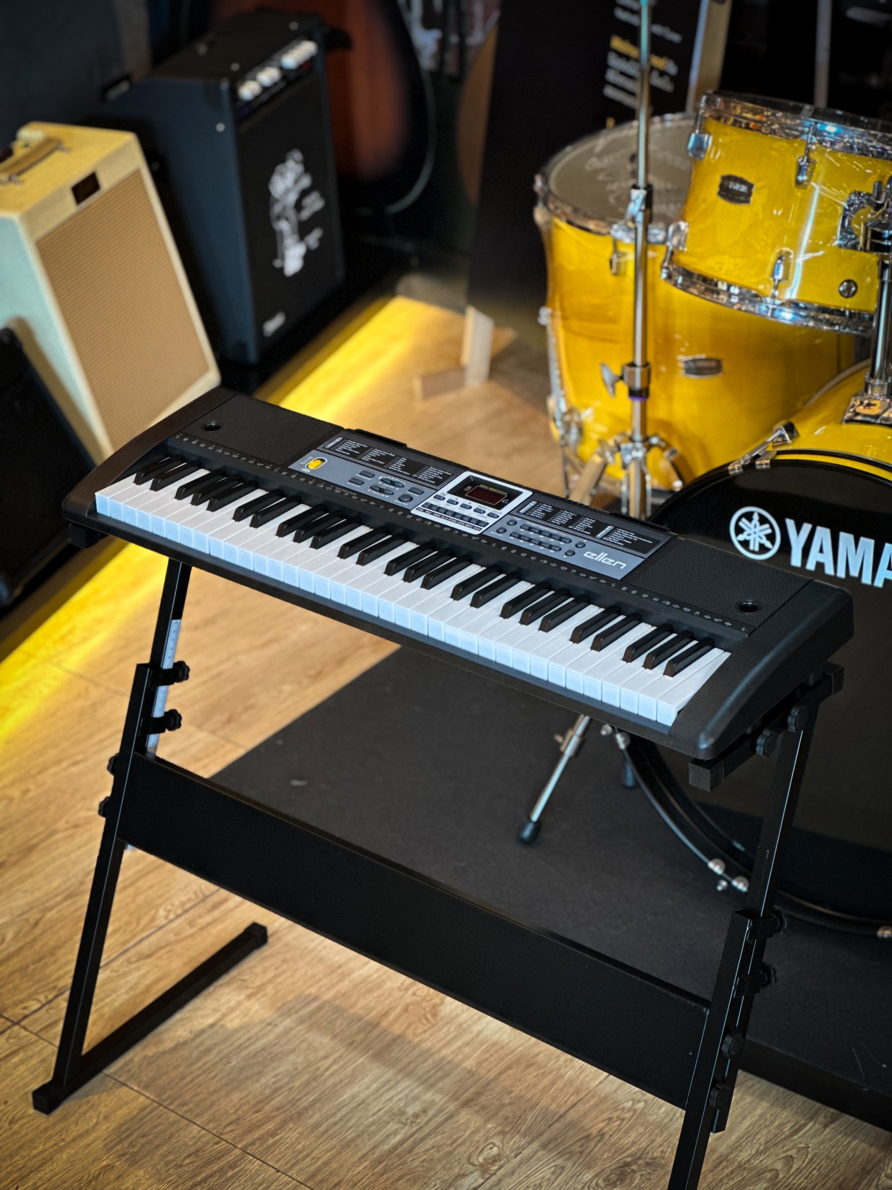 คีย์บอร์ดไฟฟ้า Ellen MK ขนาด 61 คีย์ รุ่น MQ-6136 คีย์บอร์ด Keyboard ฟรี ไมโครโฟน อแดปเตอร์ ที่วางโน๊ต