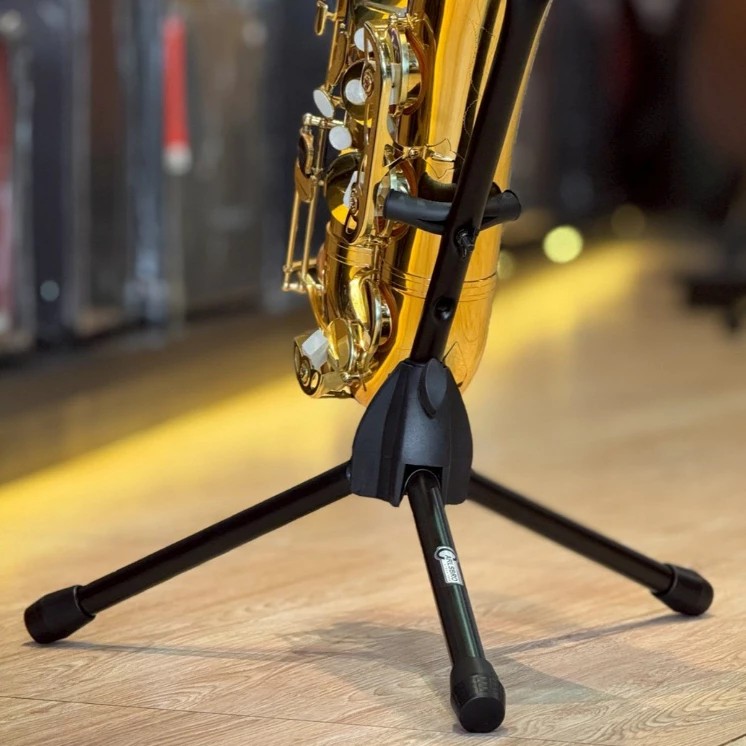 ขาตั้งอัลโตแซก / เทเนอร์แซกโซโฟน Carlsbro รุ่น DH005 ขาตั้งสามารถพับเก็บได้ ช่วยประหยัดพื้นที่ และสะดวกในการขนย้าย