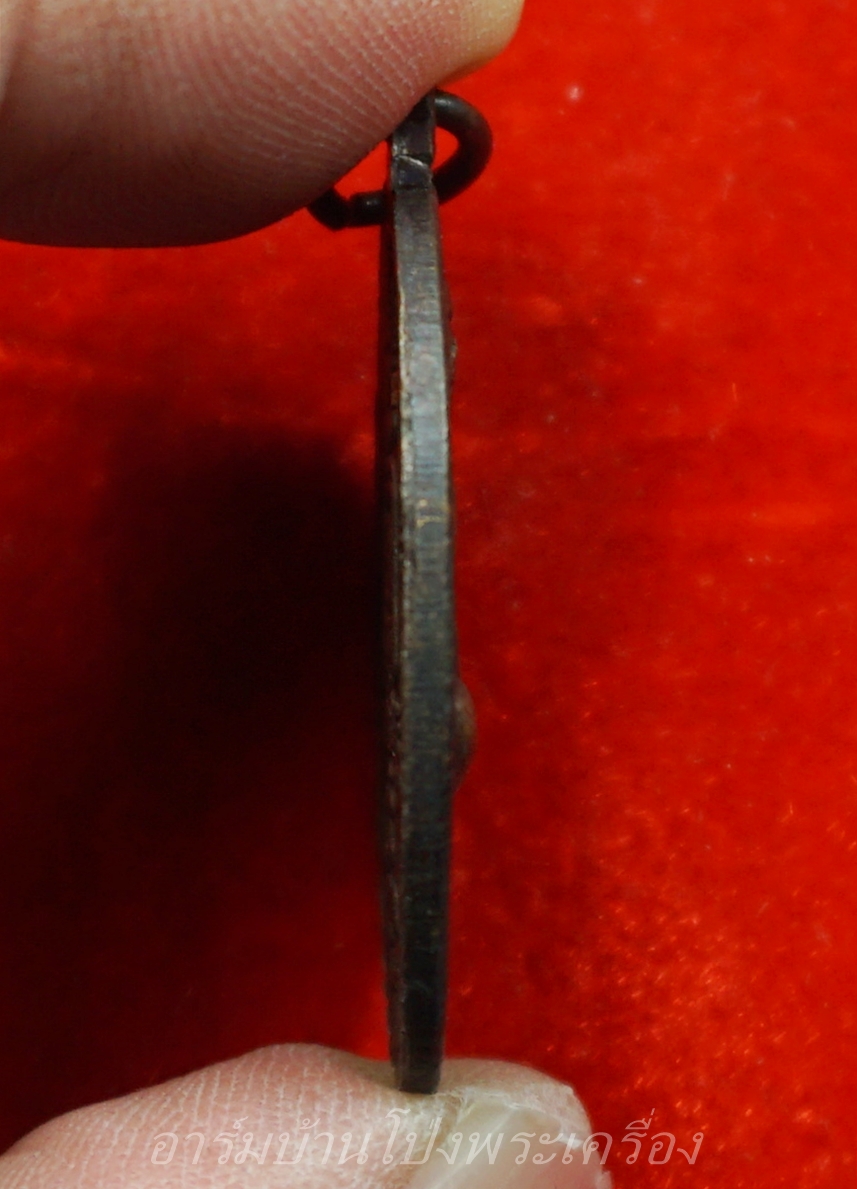 หลวงพ่อแดง วัดบ้านยาง รุ่นแรก ปี๒๕๒๐ เนื้อทองแดงรมดำ(องค์ที่3)