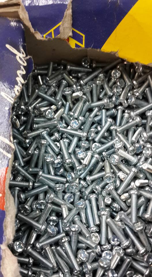 น็อตตัวผู้JP3x15MMเกลียวปล่อย ขนาดเกลียว3mmยาว15mm 1ถุงมี50ตัว