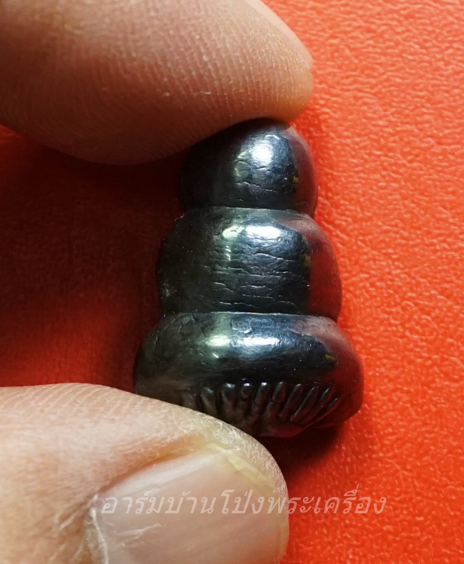 หลวงพ่อปล้อง วัดหลุมดิน ปิดตาย้อนยุค เนื้อเมฆพัตร(องค์ที่1)